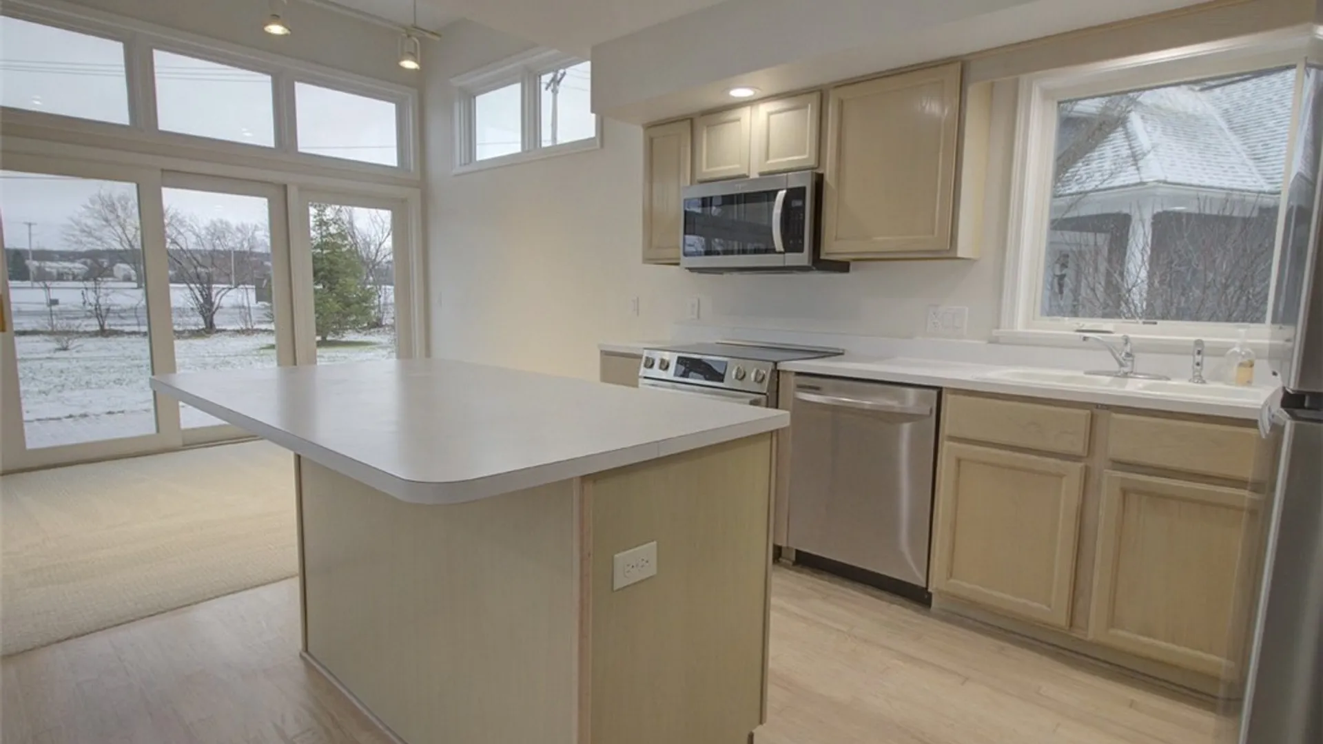 Property at 245 Roseland Ln, Canandaigua City, NY 14424 8
