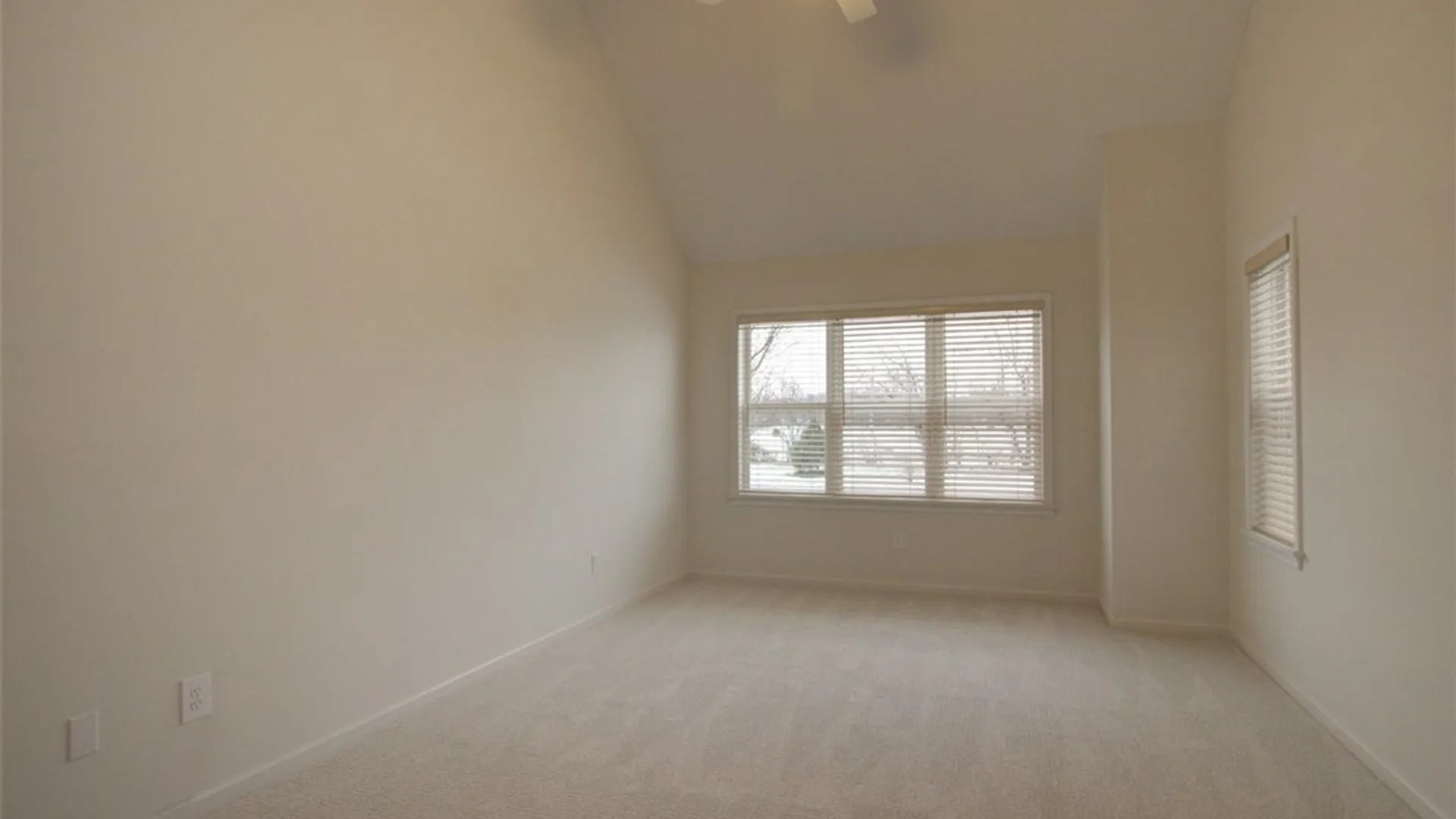 Property at 245 Roseland Ln, Canandaigua City, NY 14424 9