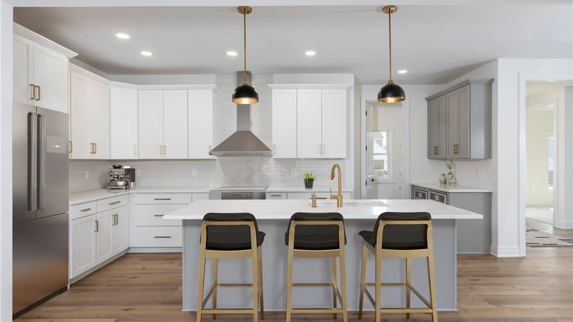 Property at 5693 Dorothy Circle, Clarence, NY 14032 4