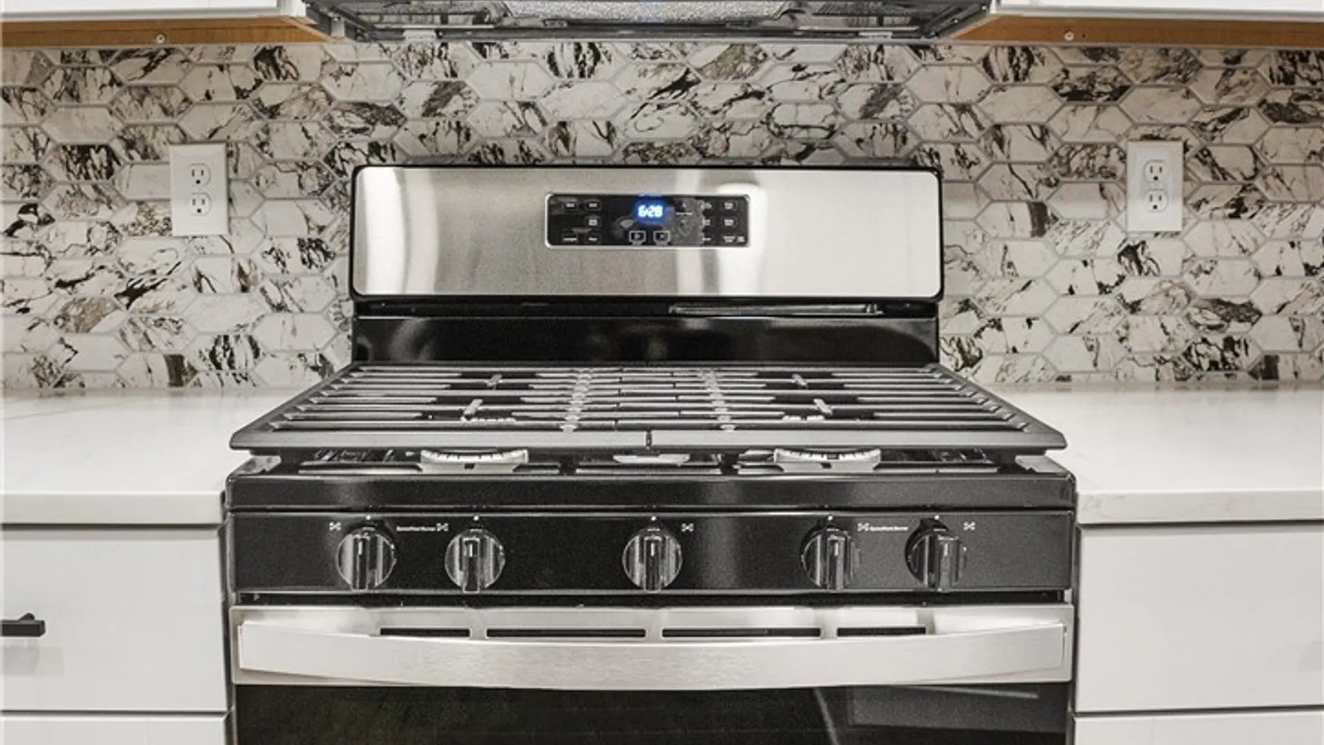 Property at 219 Barrington Road, Syracuse, NY 13214 16