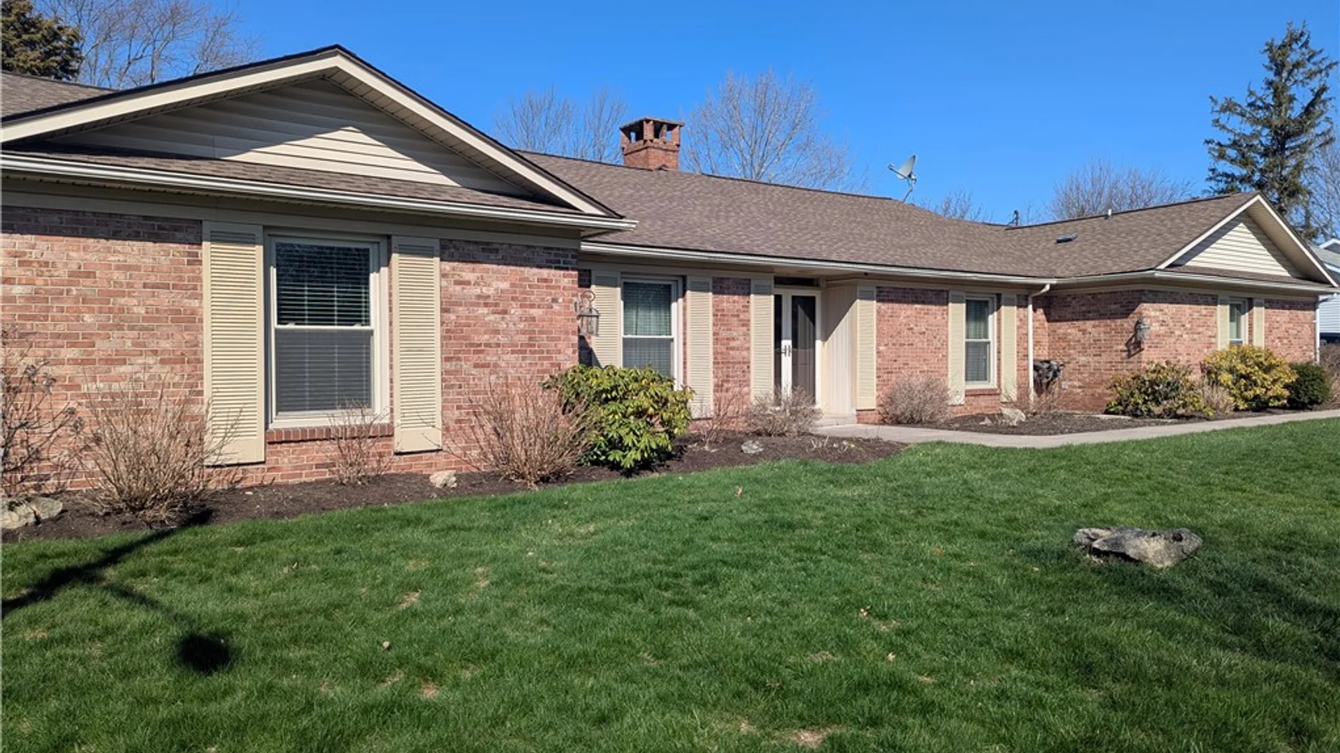 Property at 105 Woodland Avenue, Ridgeway, NY 14103 4