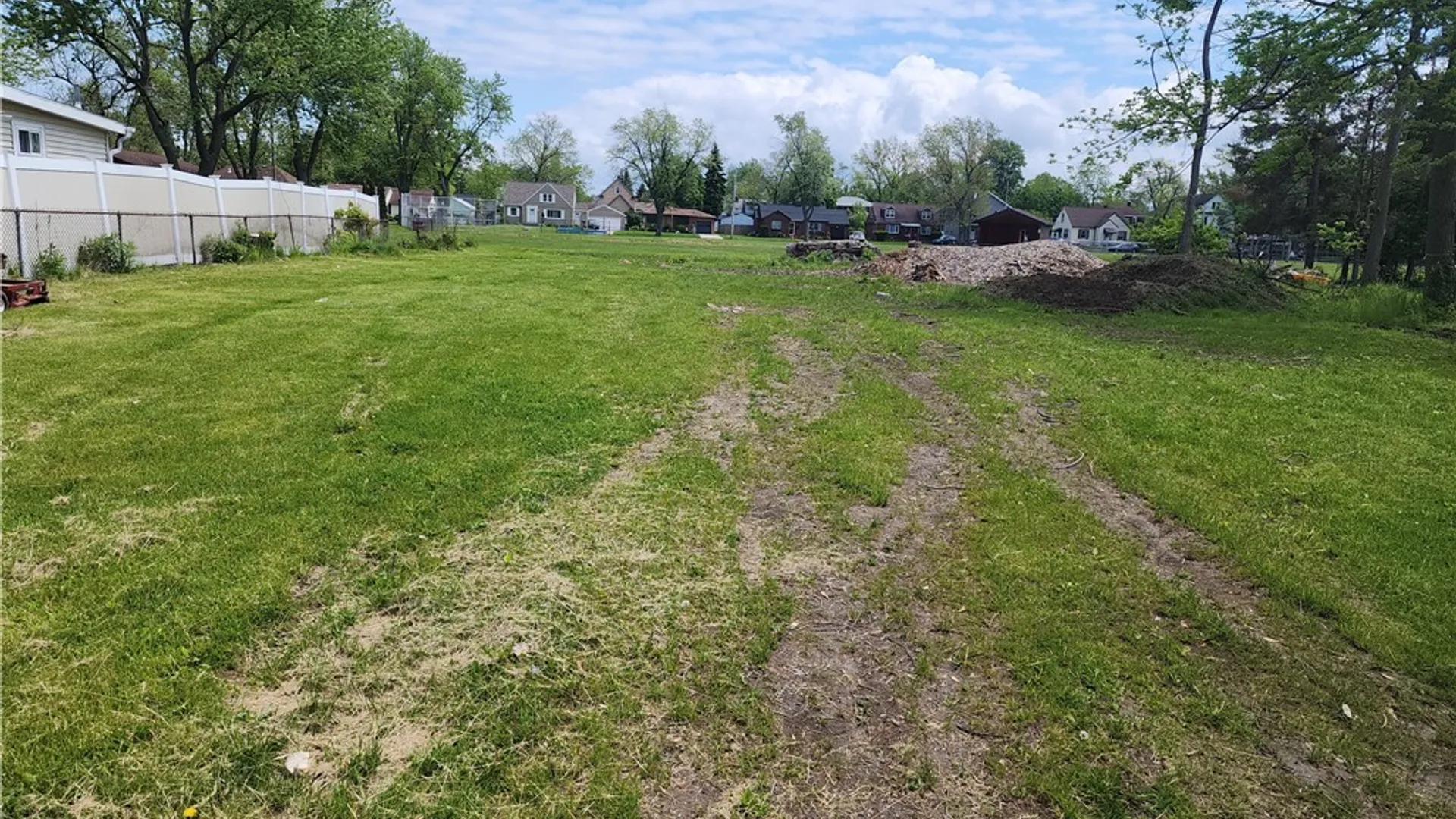 Property at 190 Labelle Avenue, Hamburg, NY 14219 2