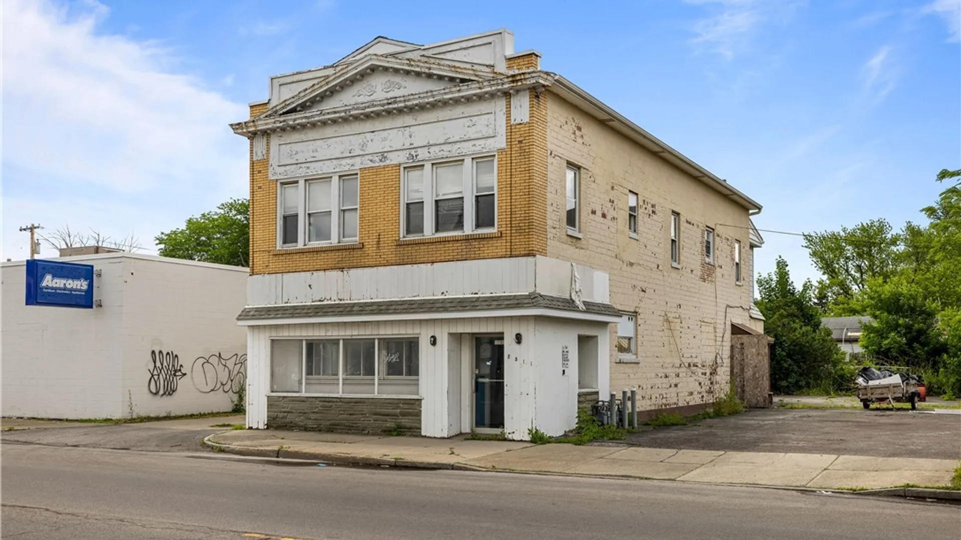 Property at 2511 Pine Avenue, Niagara Falls, NY 14301 2