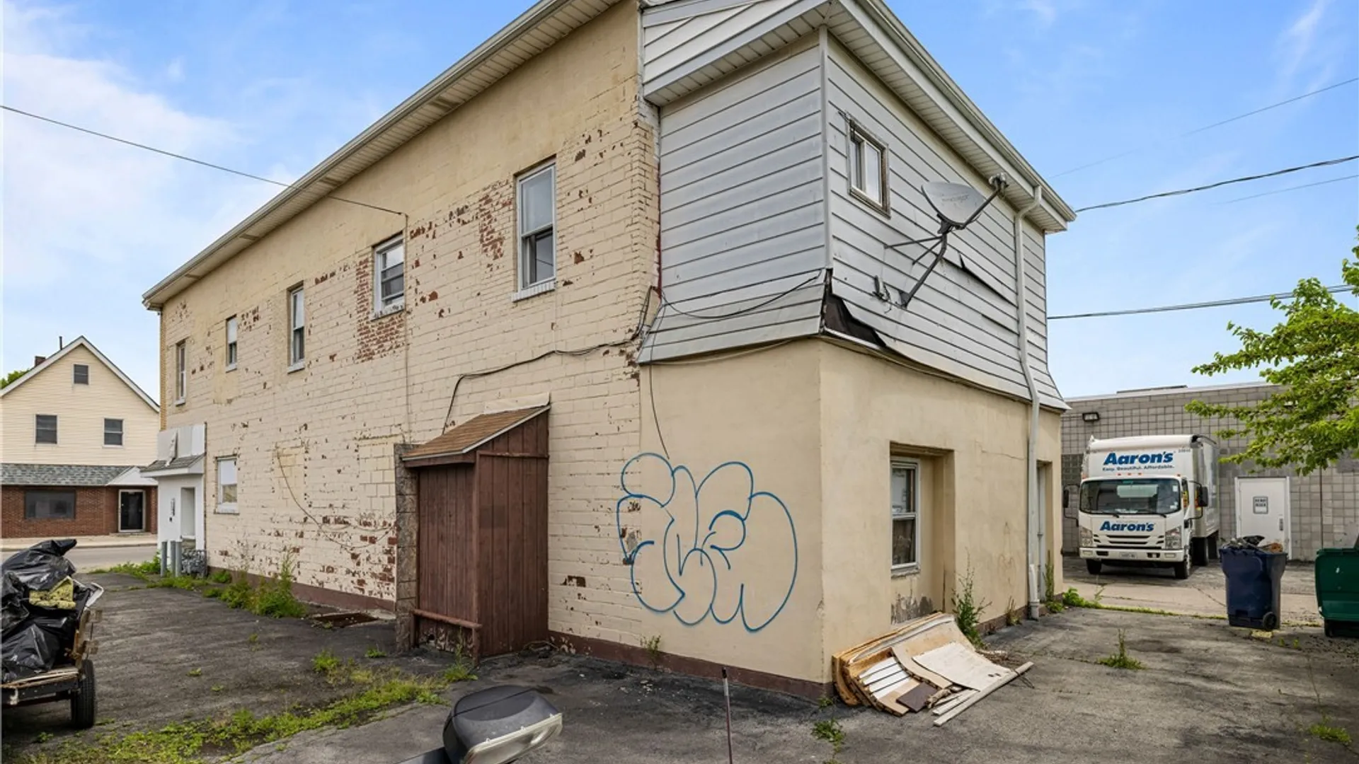 Property at 2511 Pine Avenue, Niagara Falls, NY 14301 3