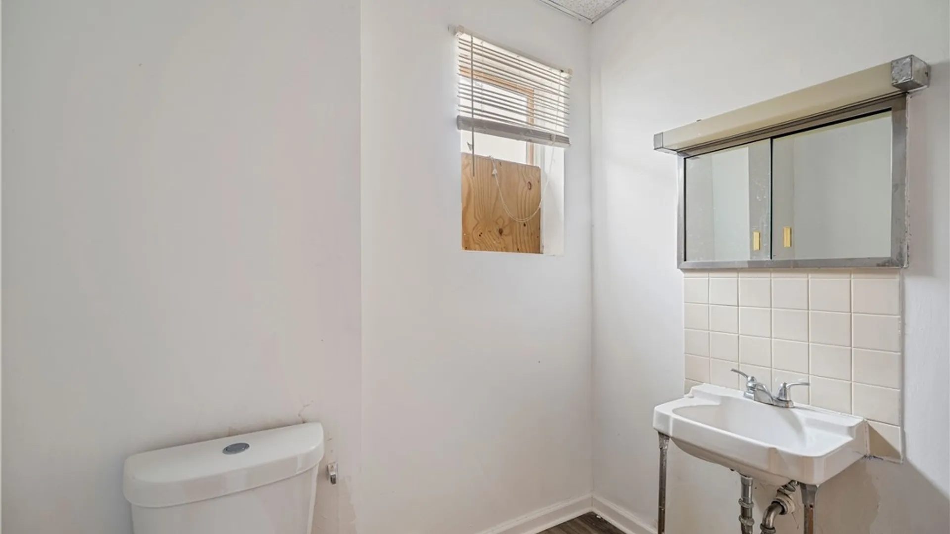 Property at 2511 Pine Avenue, Niagara Falls, NY 14301 8