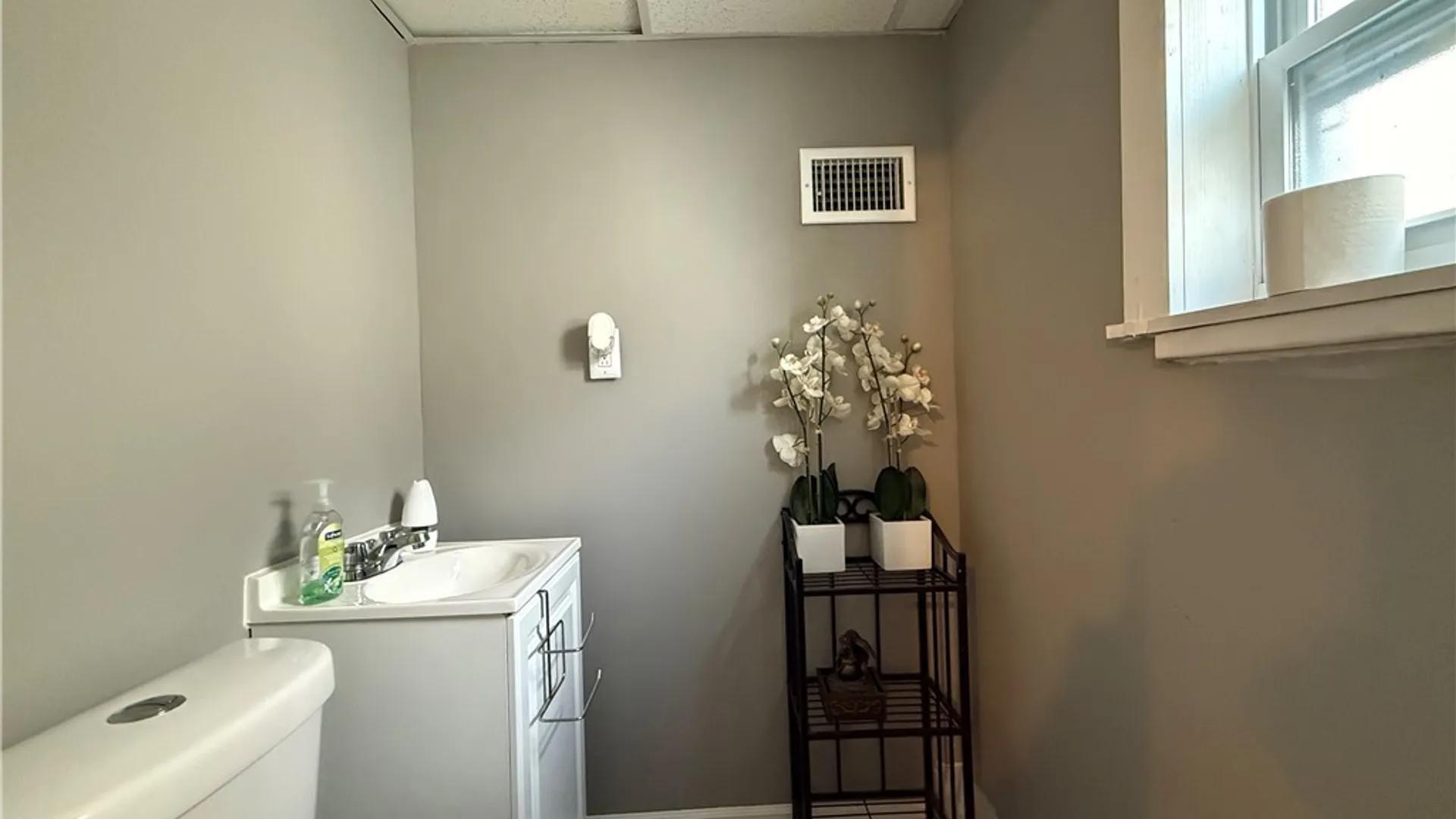 Property at 37 Davey Street, Buffalo, NY 14206 6