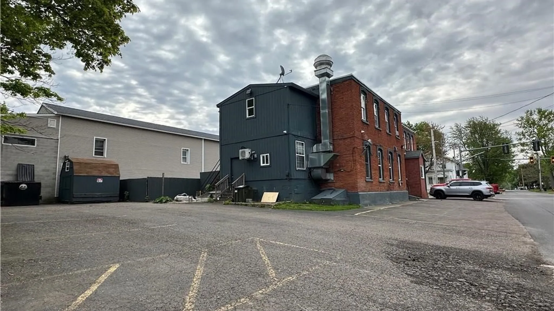 Property at 324 W Broadway Street, Fulton, NY 13069 4