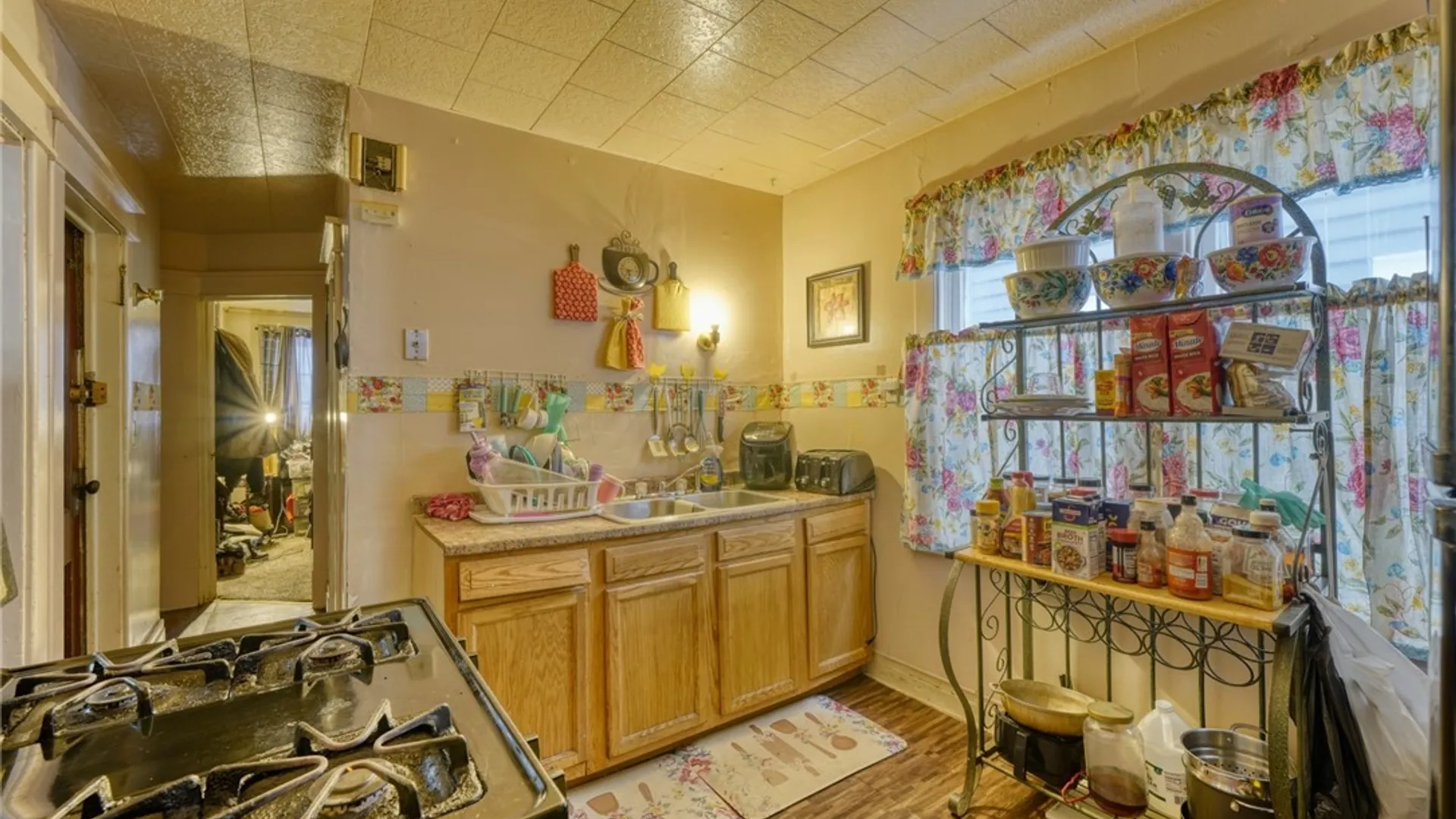 Property at 82 Montclair Avenue, Buffalo, NY 14215 12
