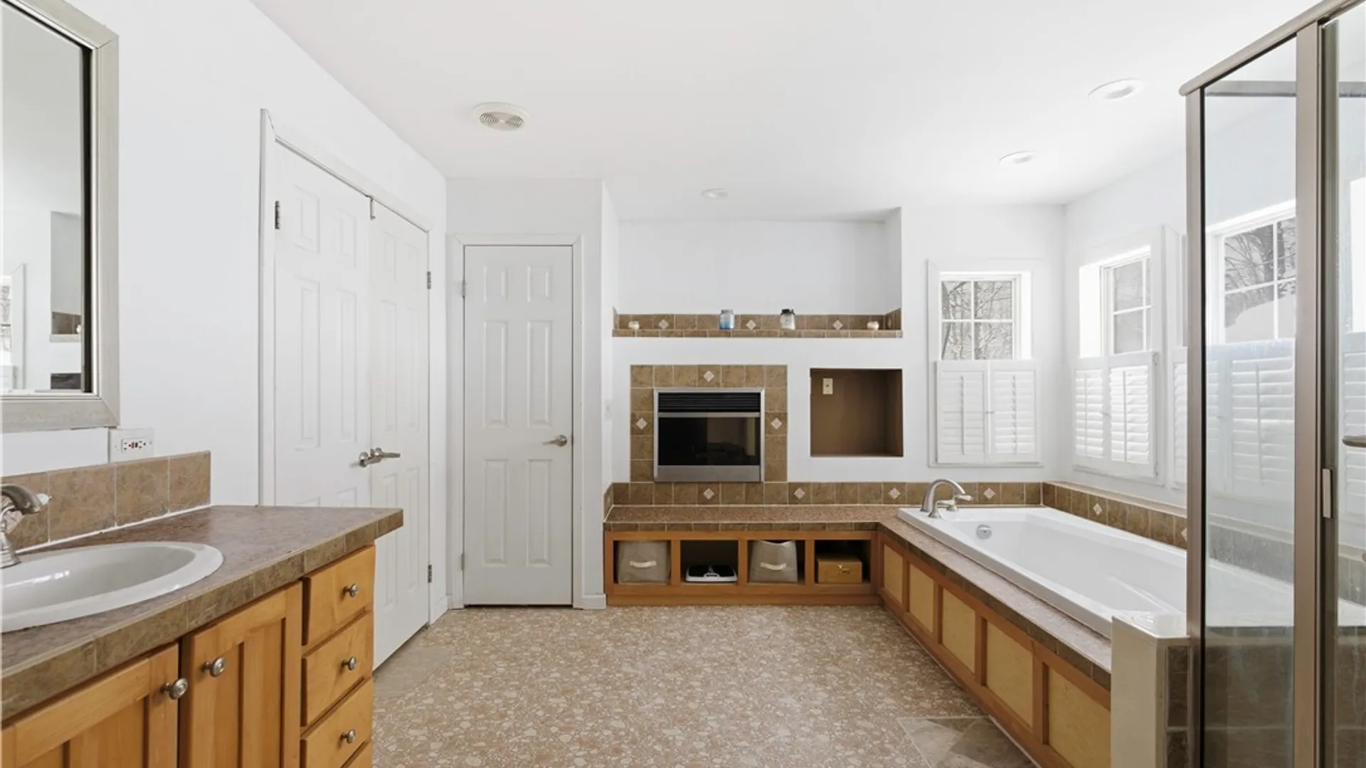 Property at 14 1st Avenue, Constantia, NY 13044 24