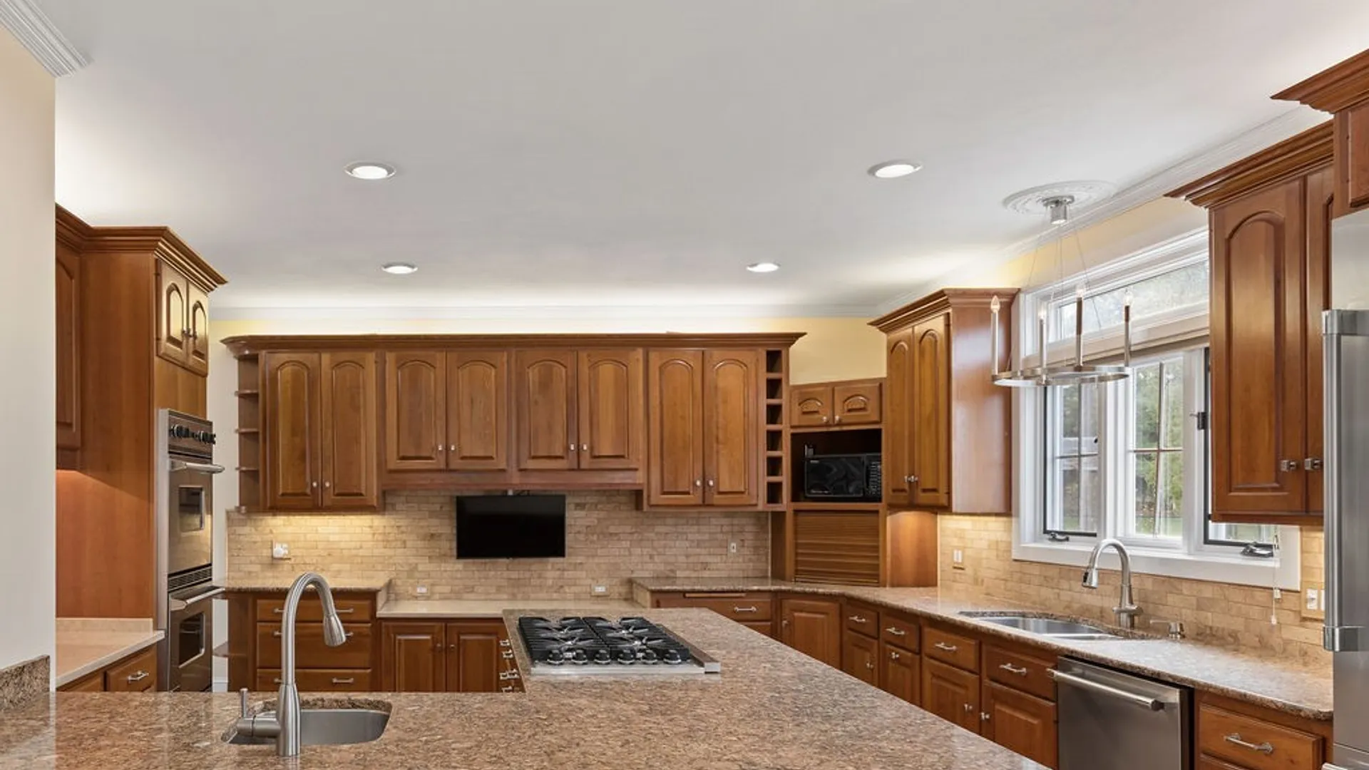 Property at 7111 Thorntree Hill Drive, DeWitt, NY 13066 16
