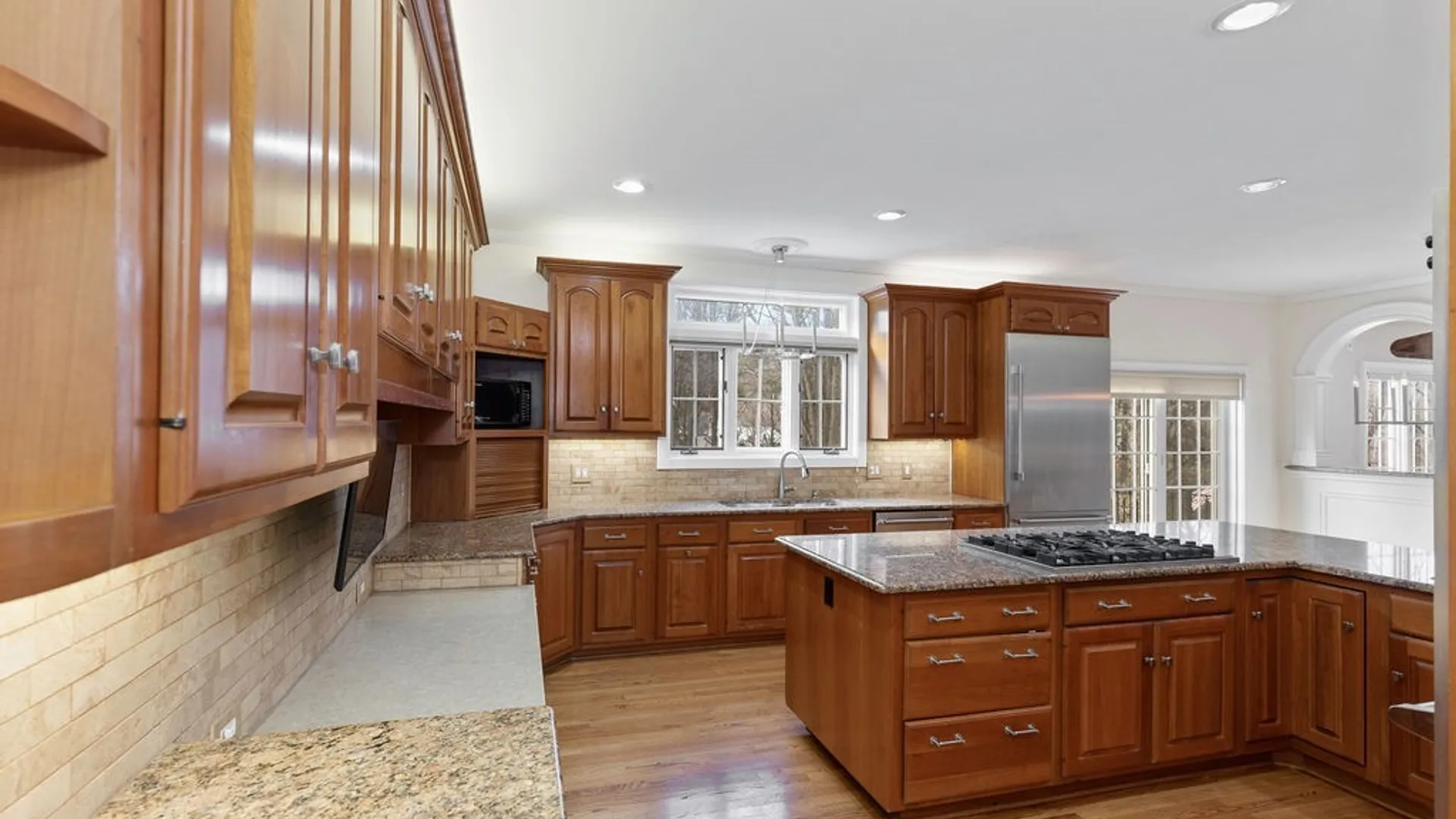 Property at 7111 Thorntree Hill Drive, DeWitt, NY 13066 19