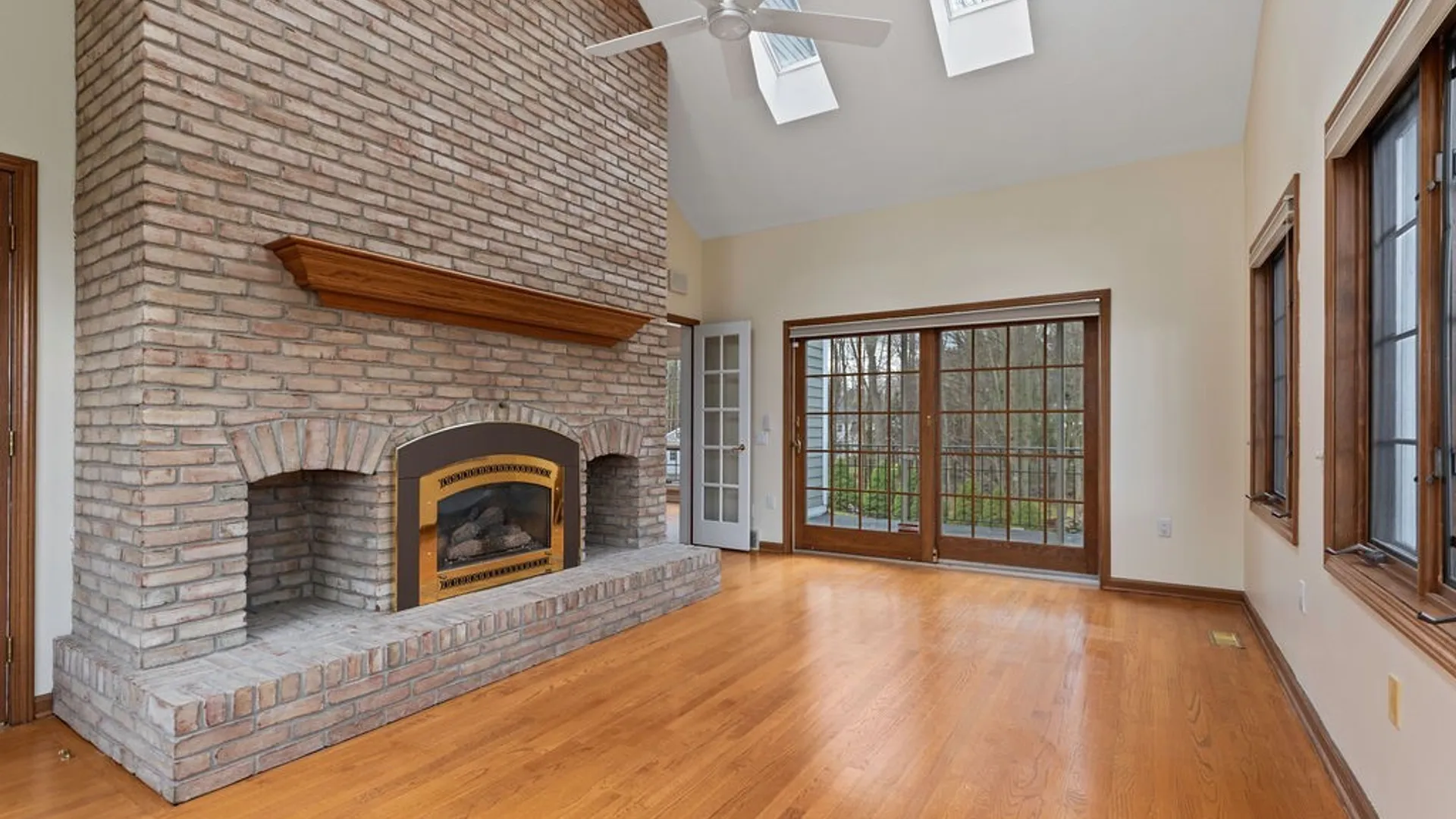 Property at 7111 Thorntree Hill Drive, DeWitt, NY 13066 4