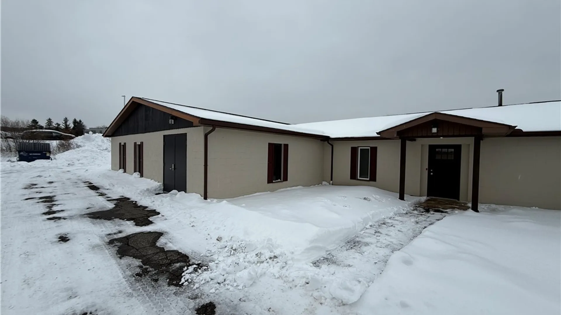 Property at 105 Mid County Drive, Orchard Park, NY 14127 2