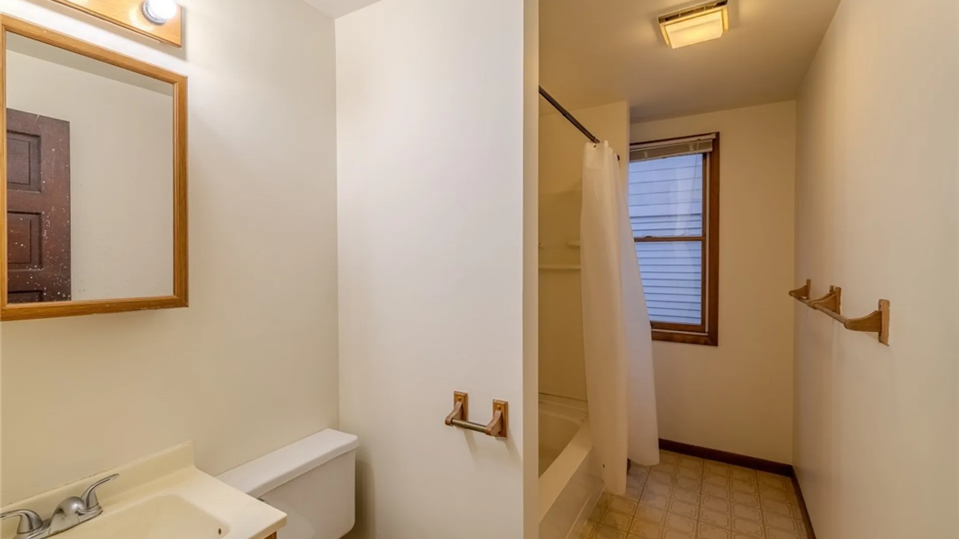 Property at 1204 Oak Street, Syracuse, NY 13203 5