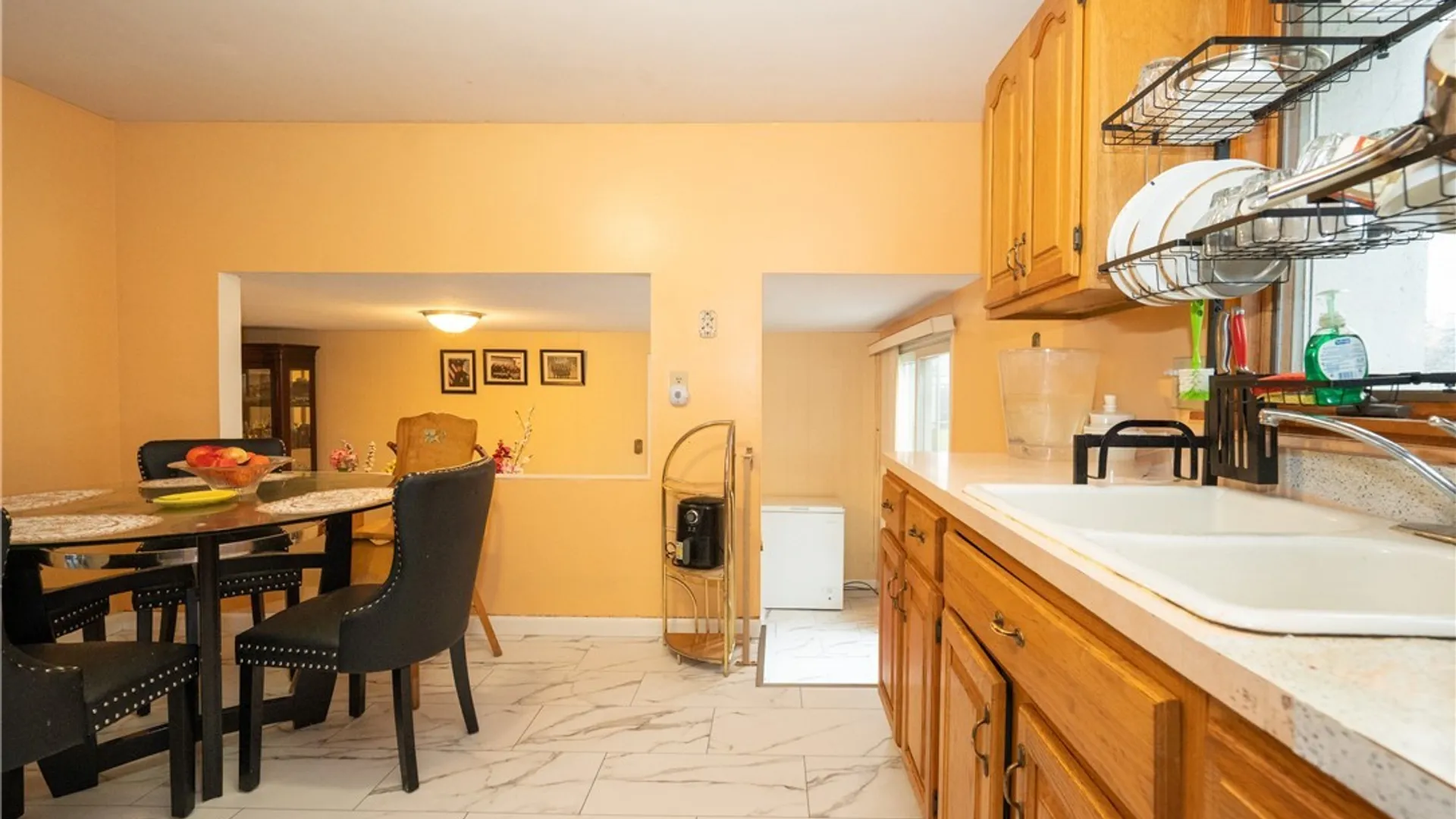 Property at 75 Fairoaks Lane, Cheektowaga, NY 14227 17
