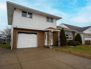75 Fairoaks Lane, Cheektowaga, NY 14227
