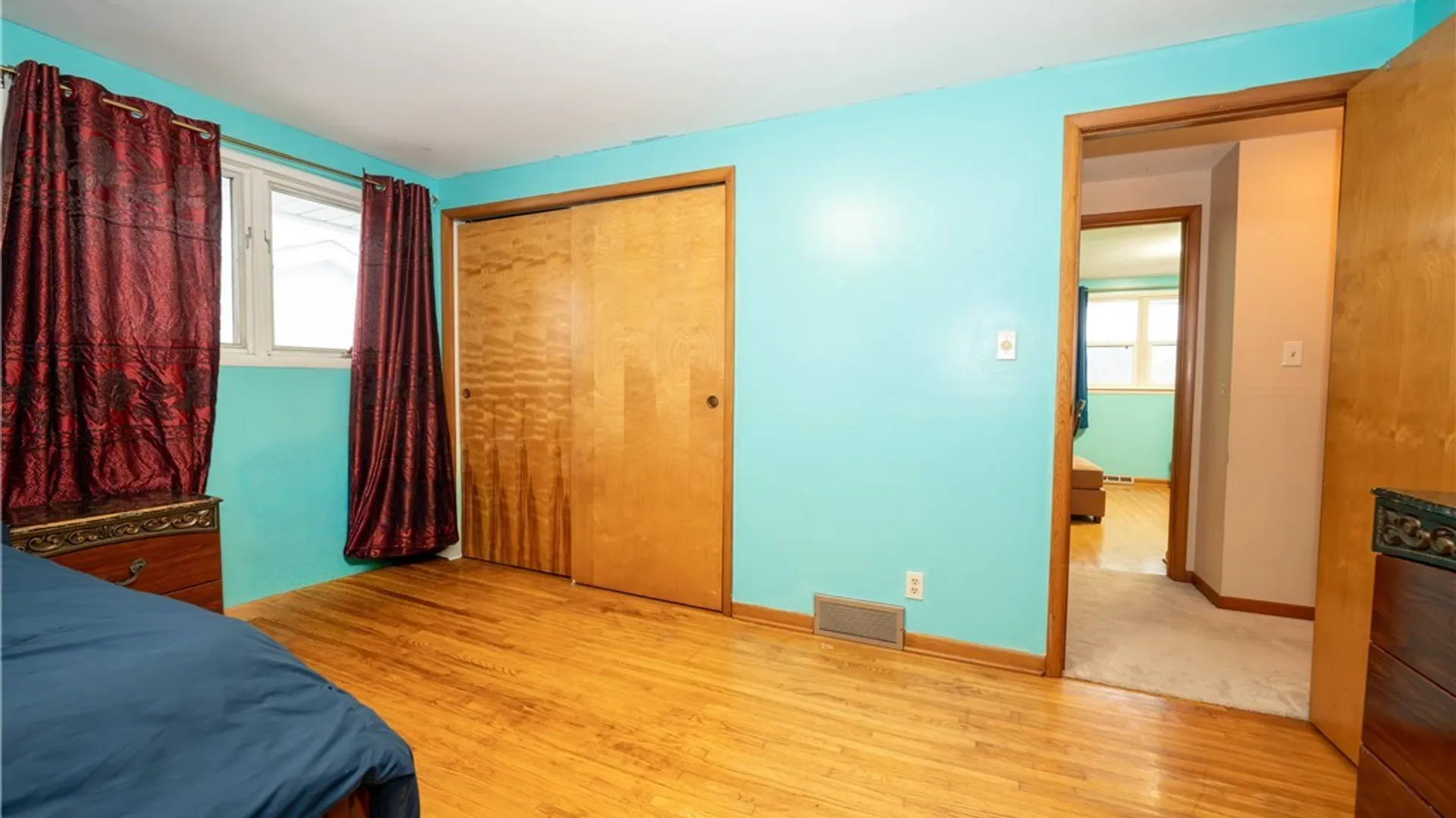 Property at 75 Fairoaks Lane, Cheektowaga, NY 14227 25