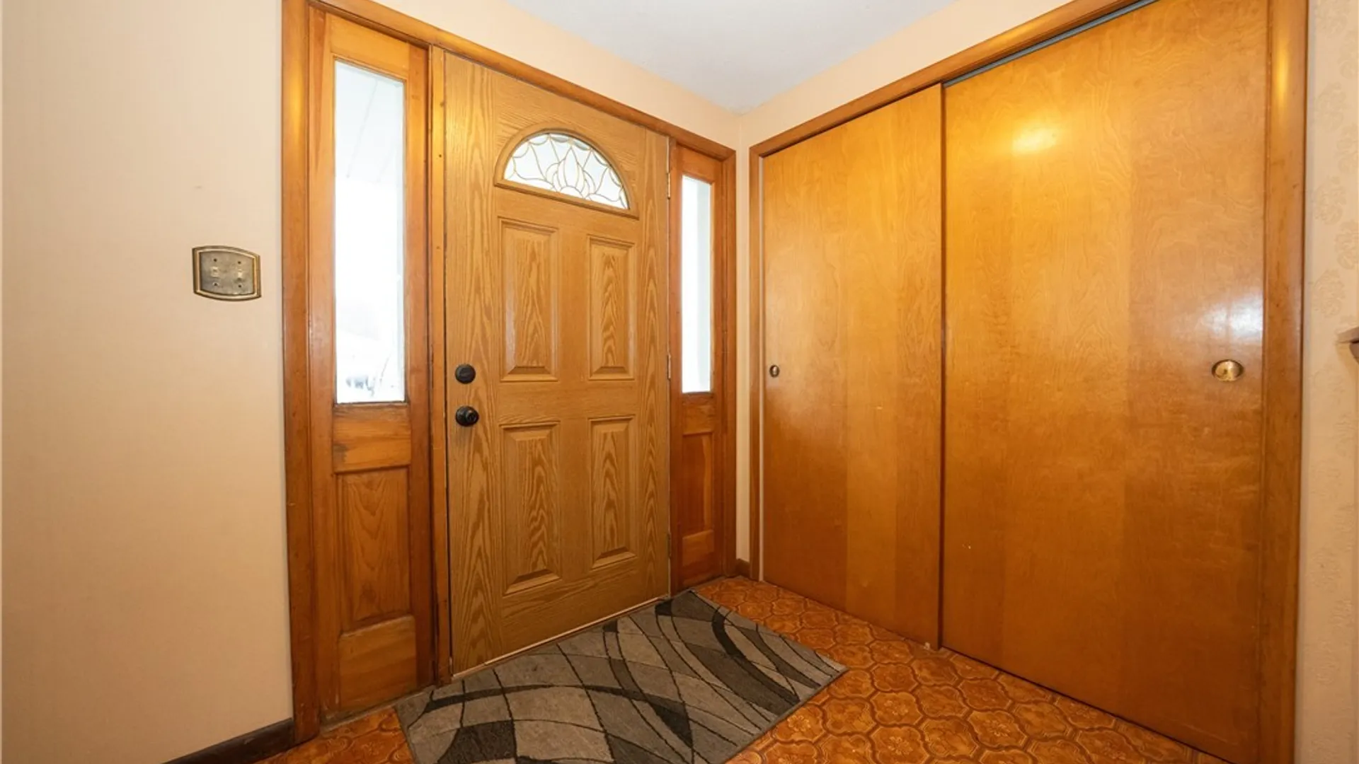 Property at 75 Fairoaks Lane, Cheektowaga, NY 14227 4