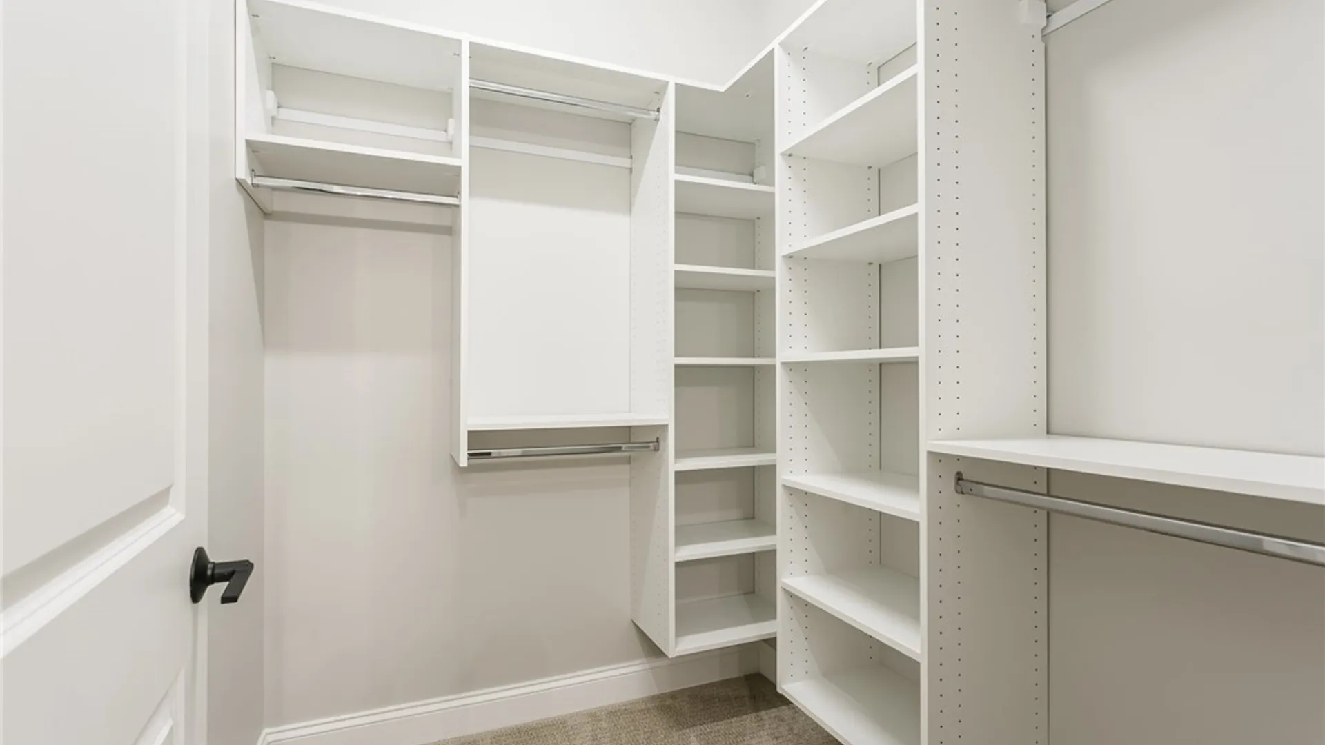 Property at 251 Bretlyn Cir, Brighton, NY 14618 13