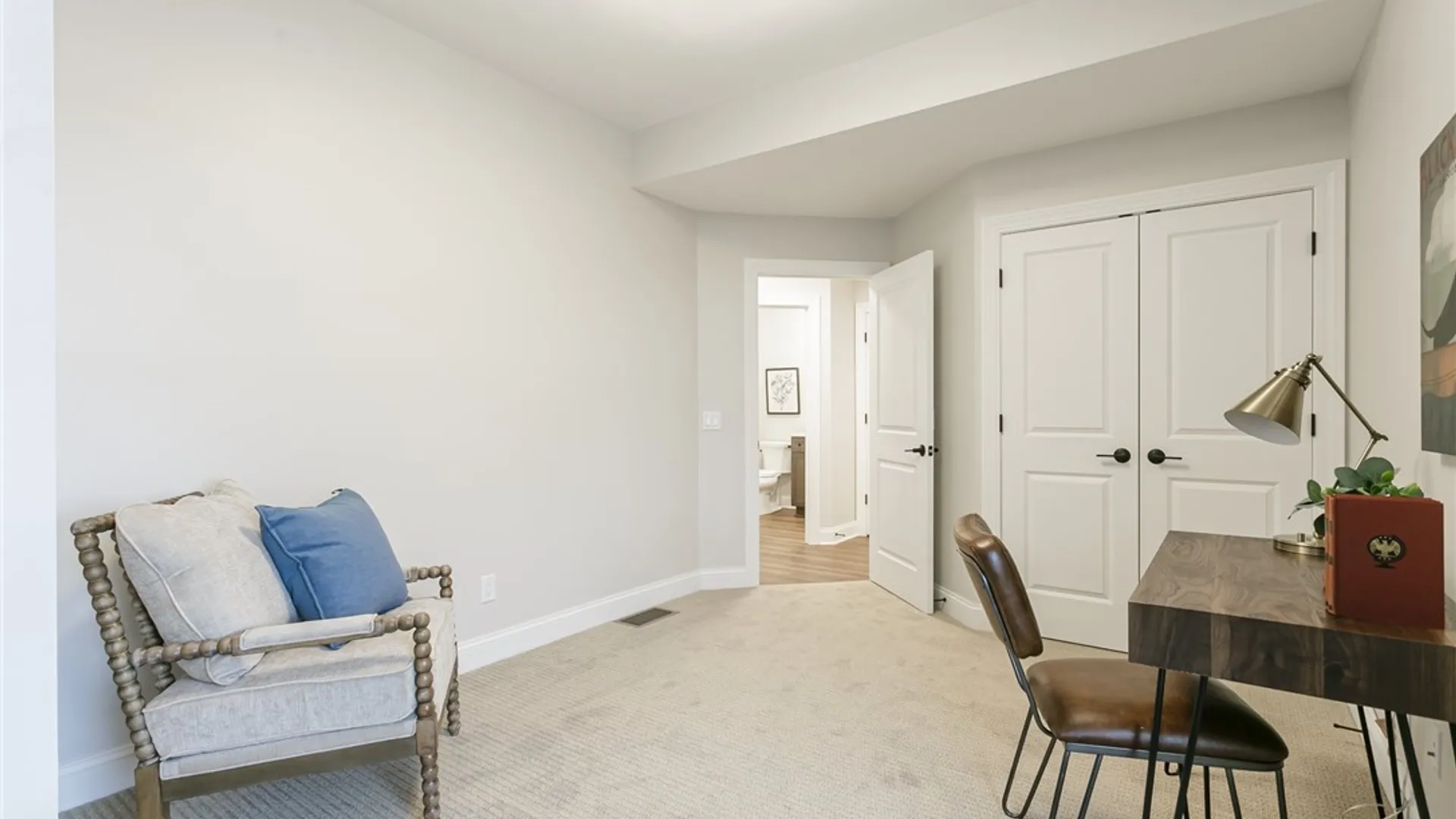 Property at 251 Bretlyn Cir, Brighton, NY 14618 16