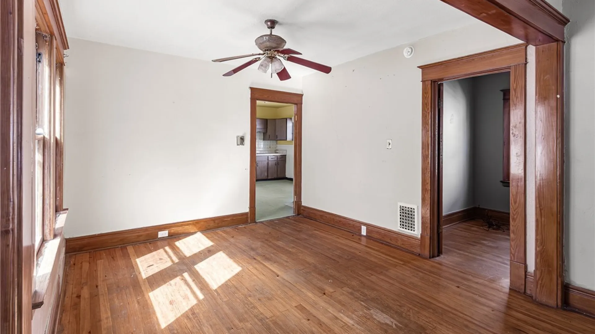 Property at 32 Schuele Avenue, Buffalo, NY 14215 10