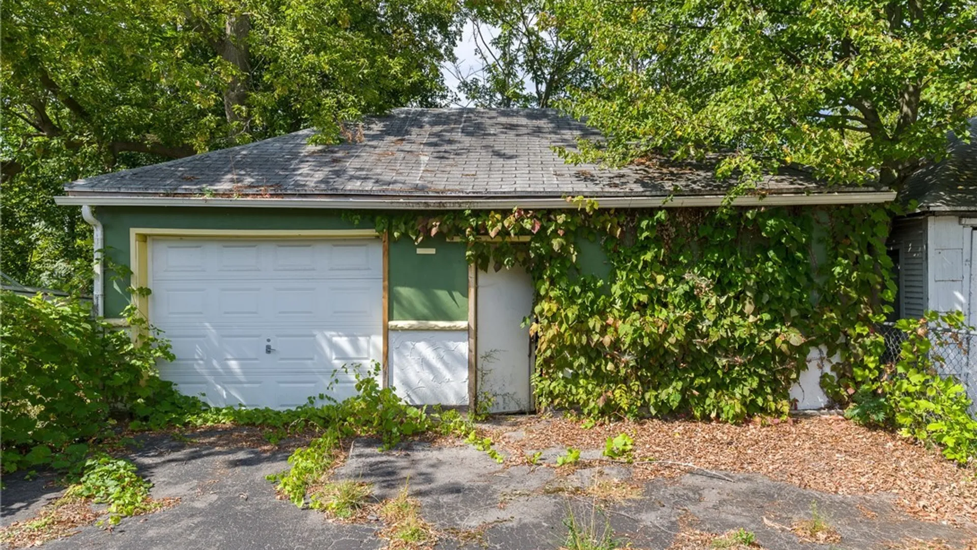 Property at 32 Schuele Avenue, Buffalo, NY 14215 27