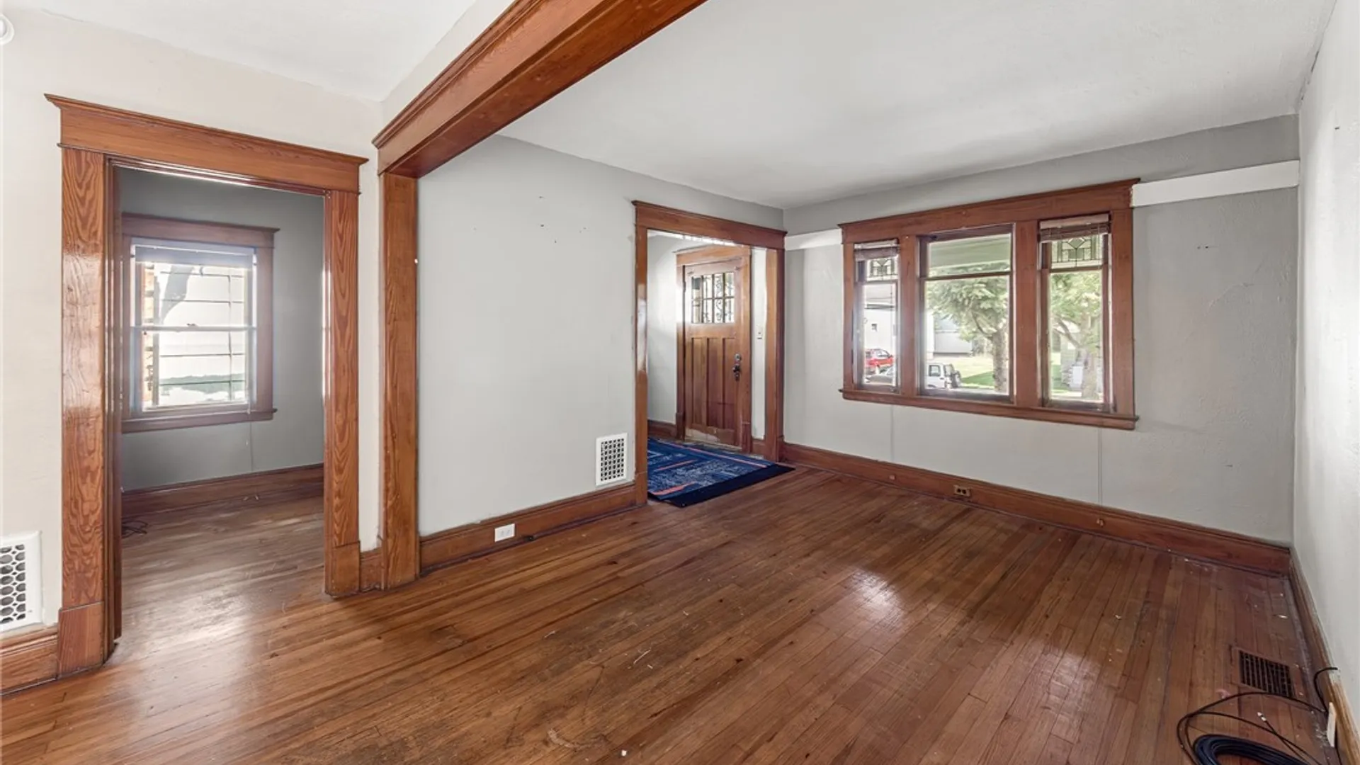 Property at 32 Schuele Avenue, Buffalo, NY 14215 5