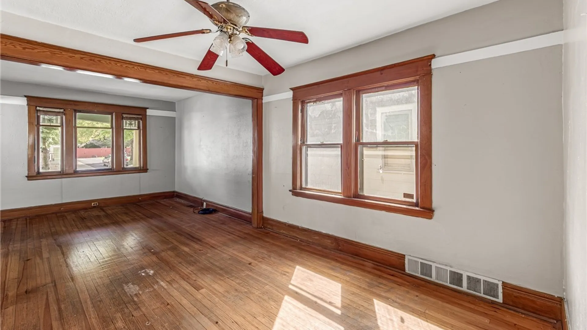 Property at 32 Schuele Avenue, Buffalo, NY 14215 9