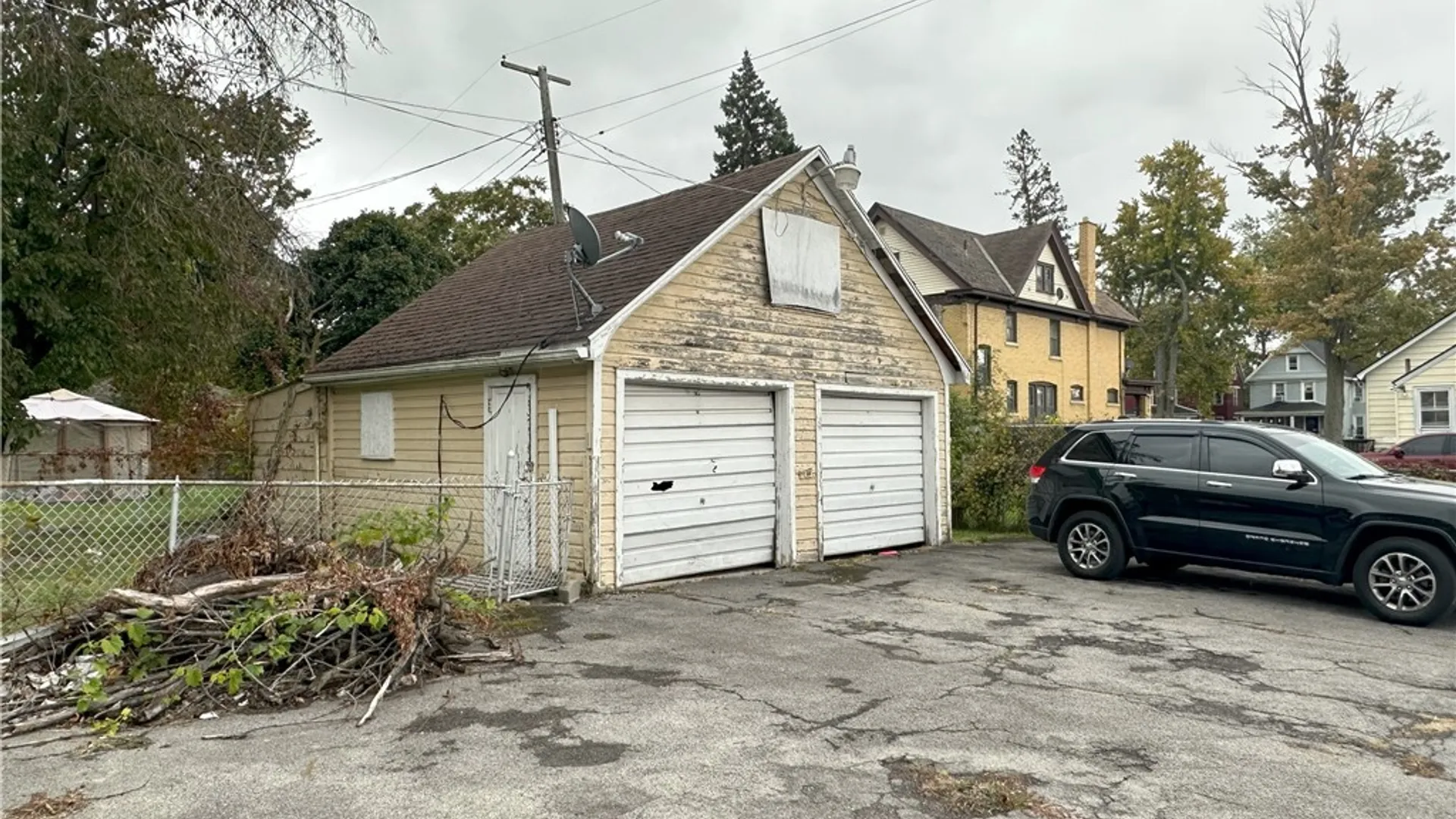 Property at 1303 Ontario Avenue, Niagara Falls, NY 14305 5