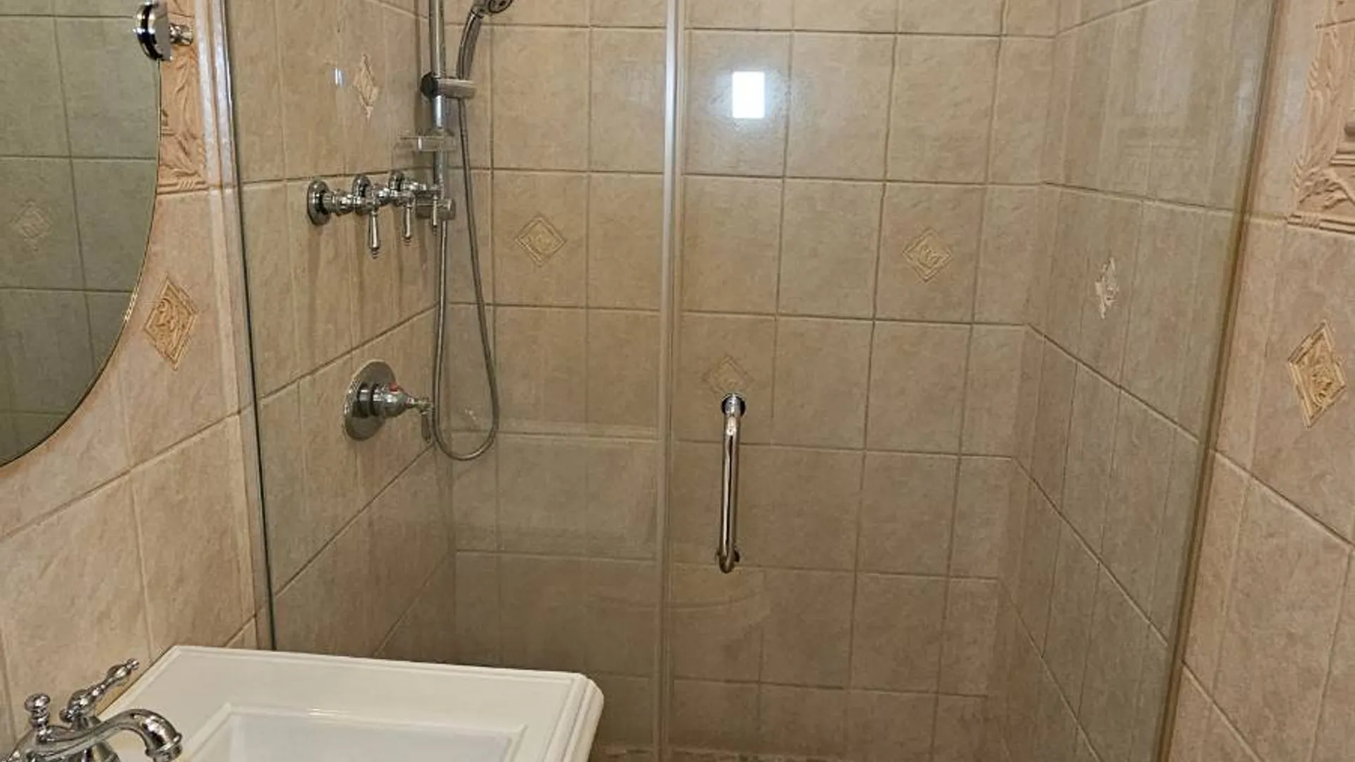 Property at 749 Kelly, Bronx, NY 10455 10