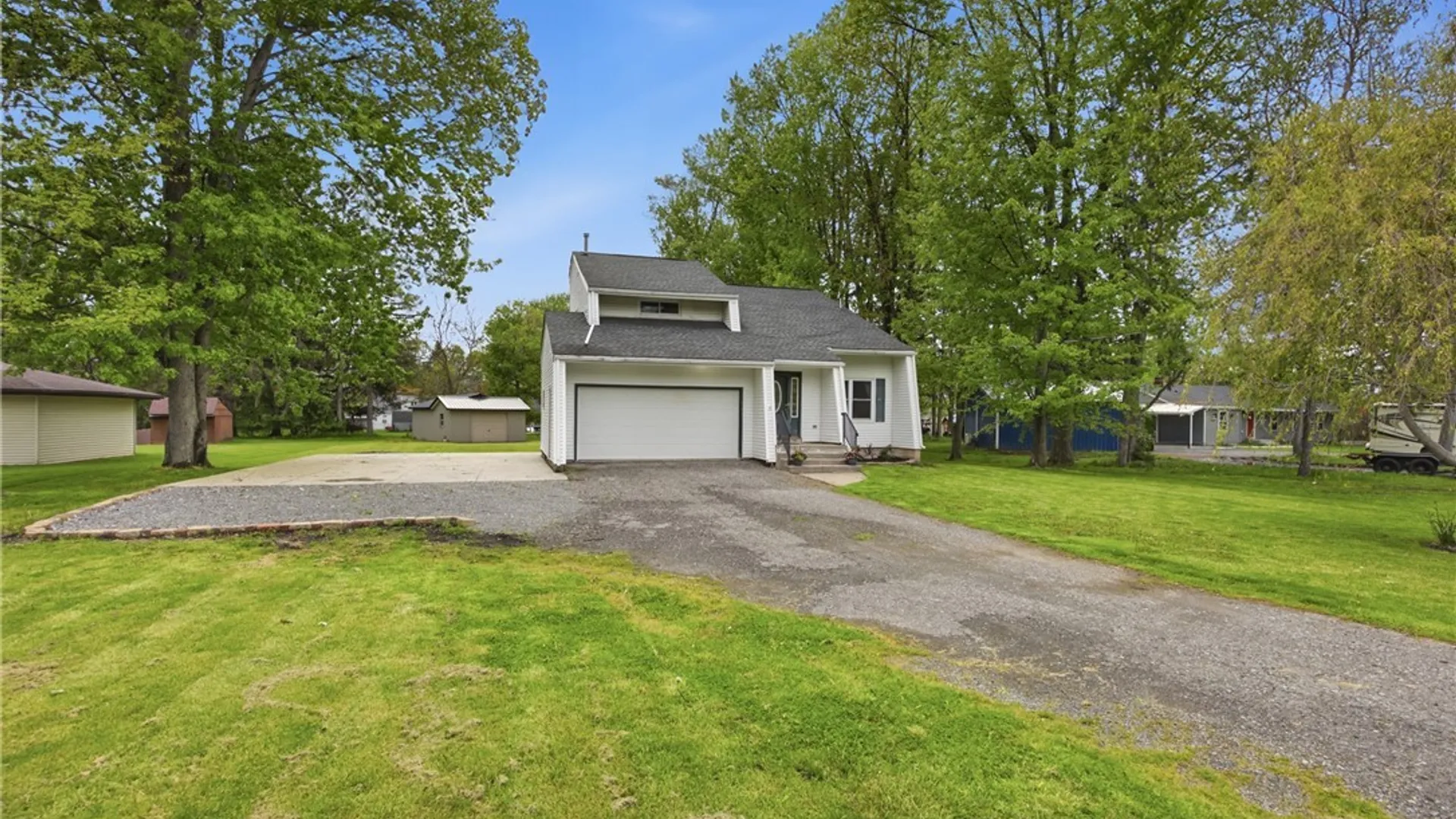 Property at 2972 Rosemarie Circle, Newfane, NY 14108 3