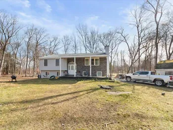 Property at 37 Woodland Dr, Poughquag, NY 12570