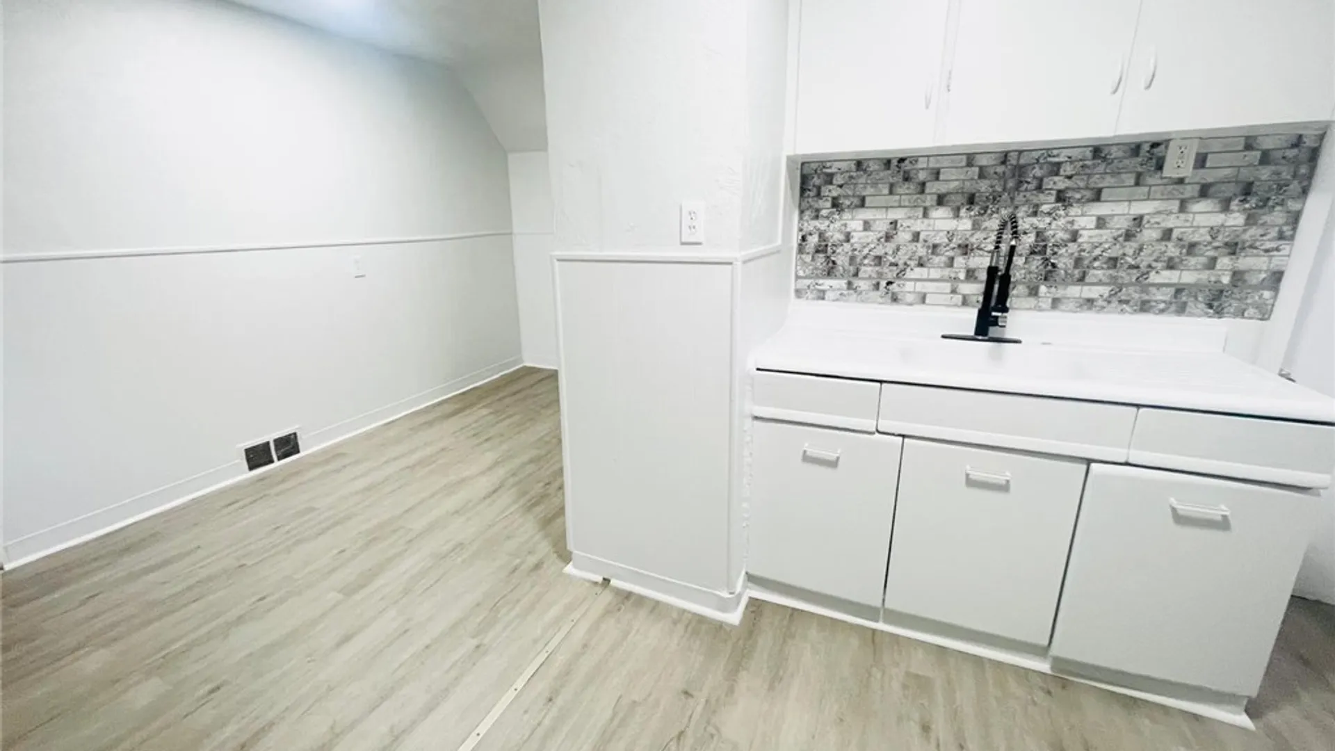 Property at 26 York Street, Buffalo, NY 14213 26