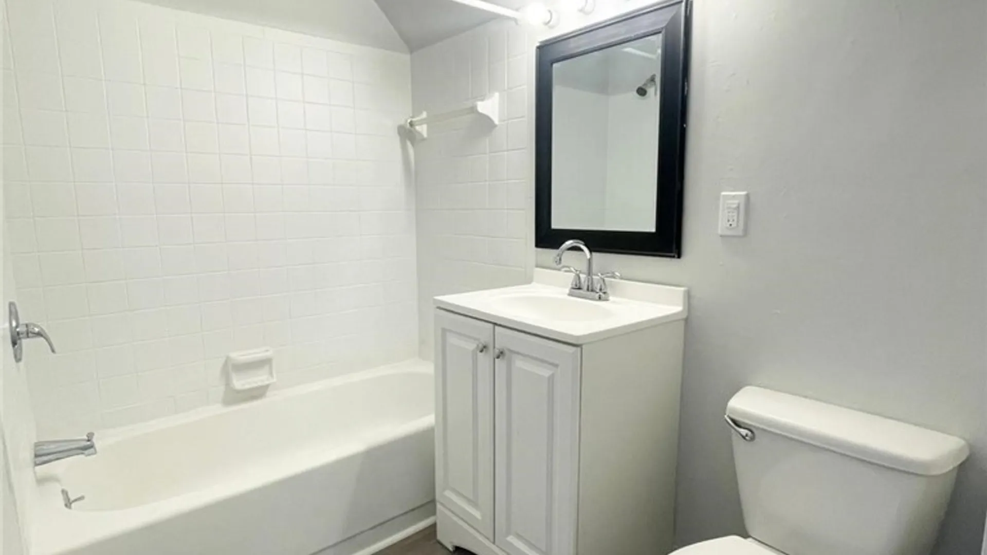 Property at 26 York Street, Buffalo, NY 14213 28