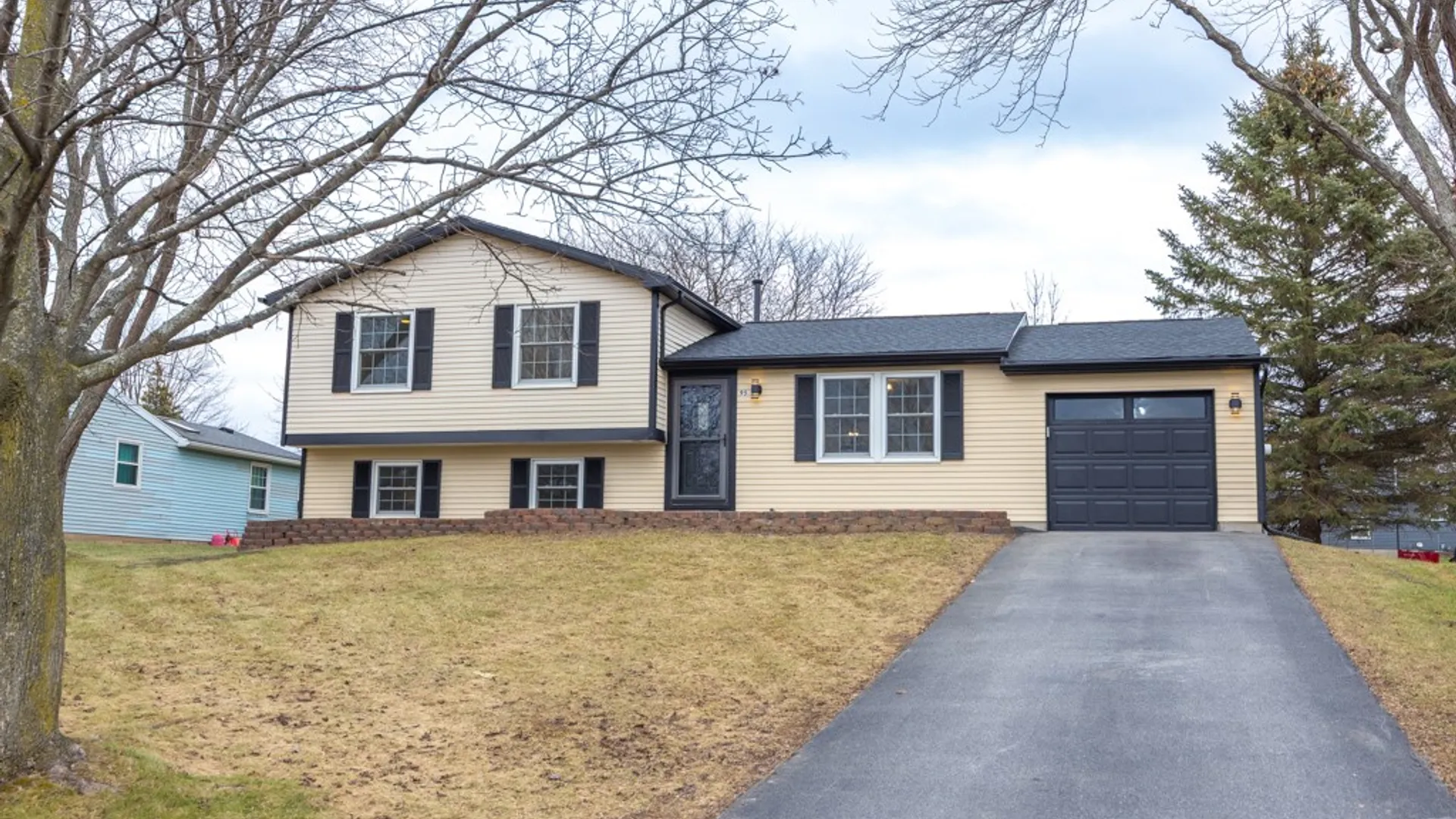 Property at 95 Wildherd Drive, Henrietta, NY 14467 3
