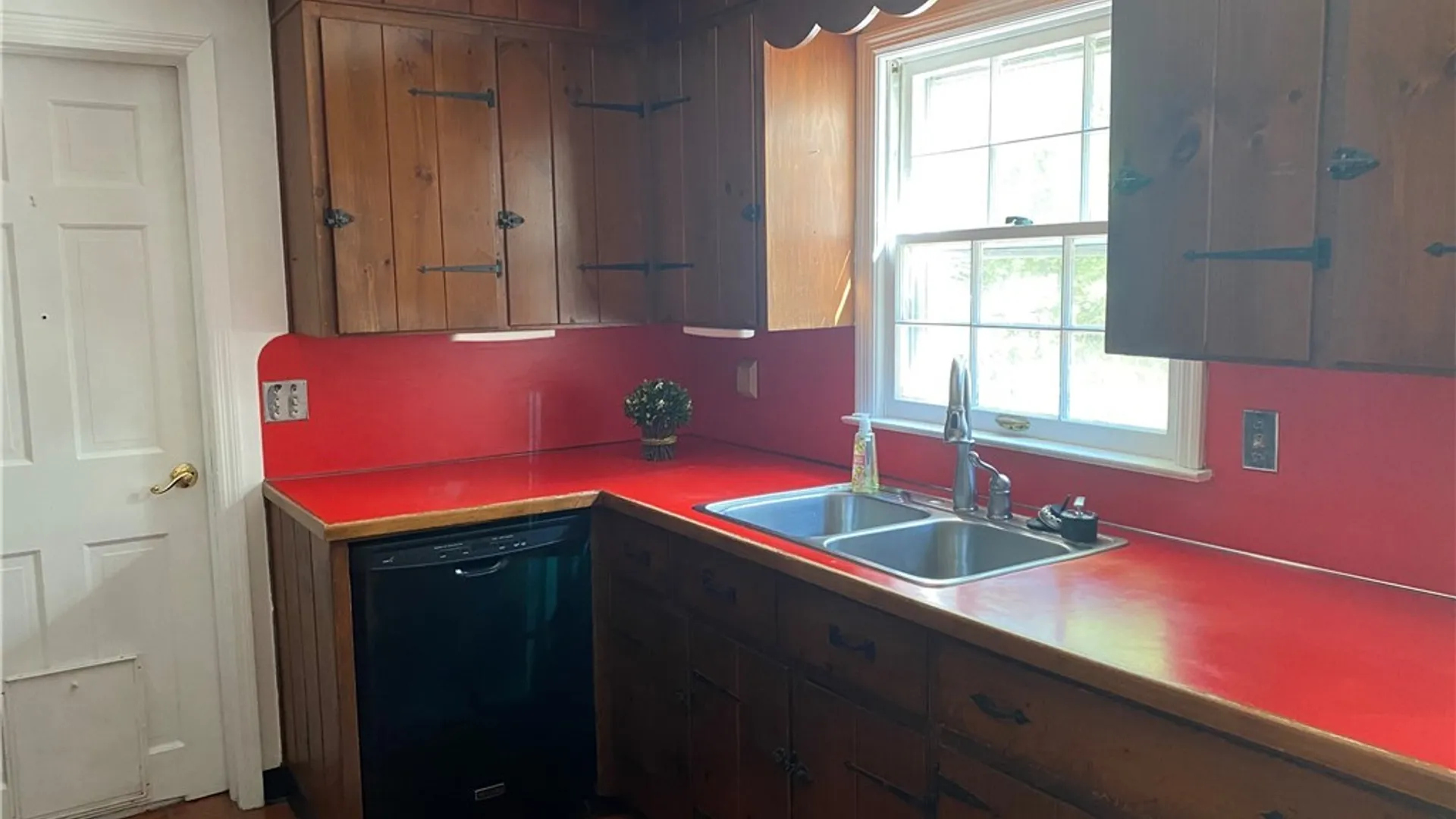 Property at 103 Paris Road, New Hartford, NY 13413 11