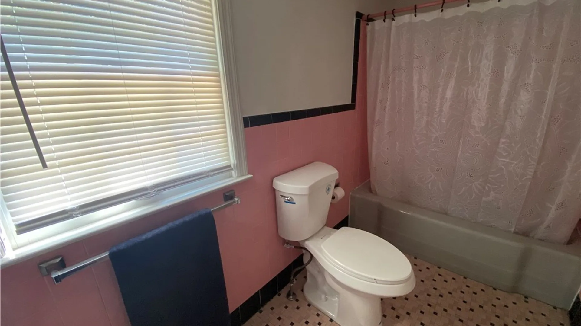 Property at 103 Paris Road, New Hartford, NY 13413 22