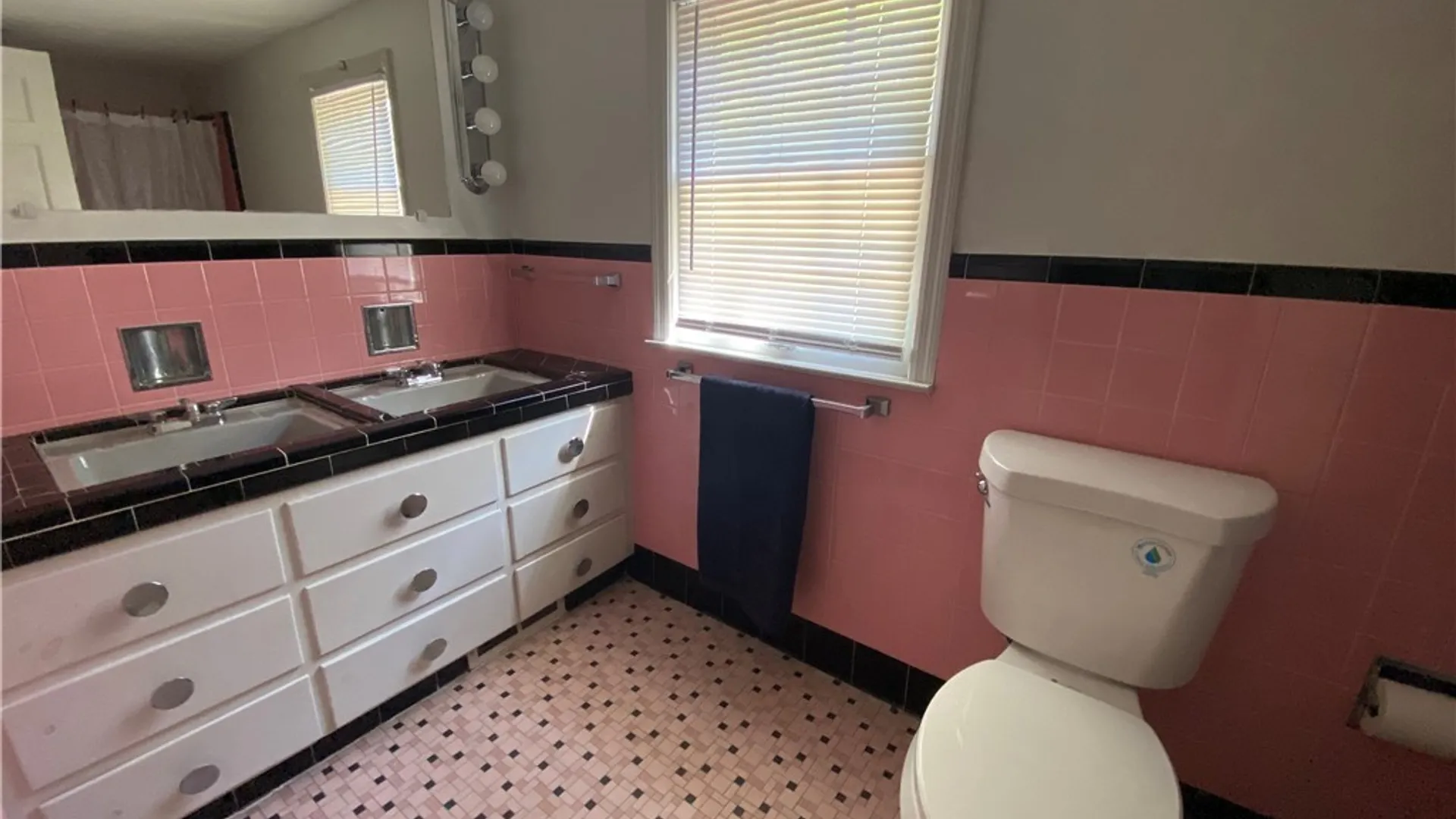 Property at 103 Paris Road, New Hartford, NY 13413 23