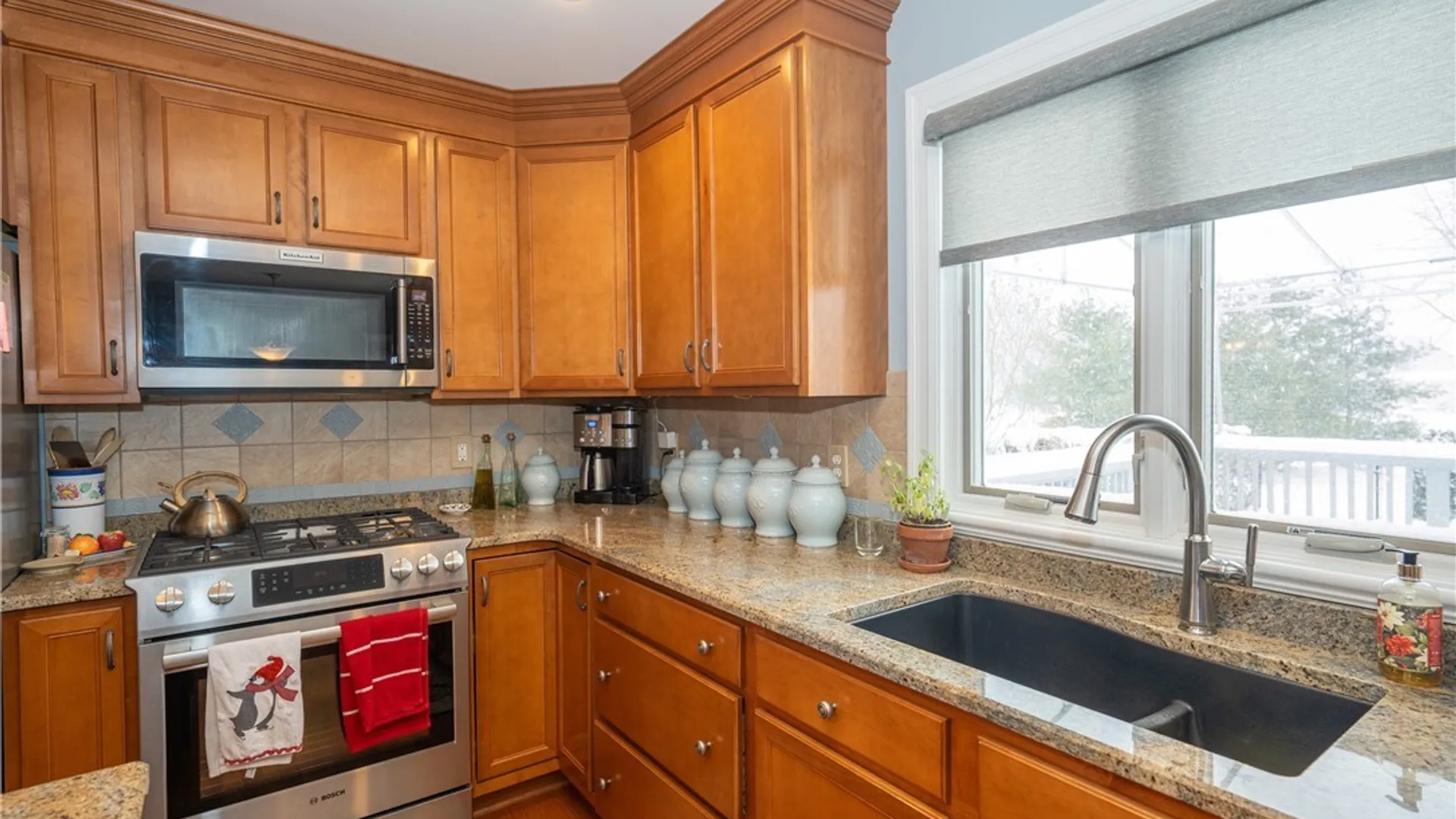 Property at 7165 Creekbend Drive, Pendleton, NY 14120 43