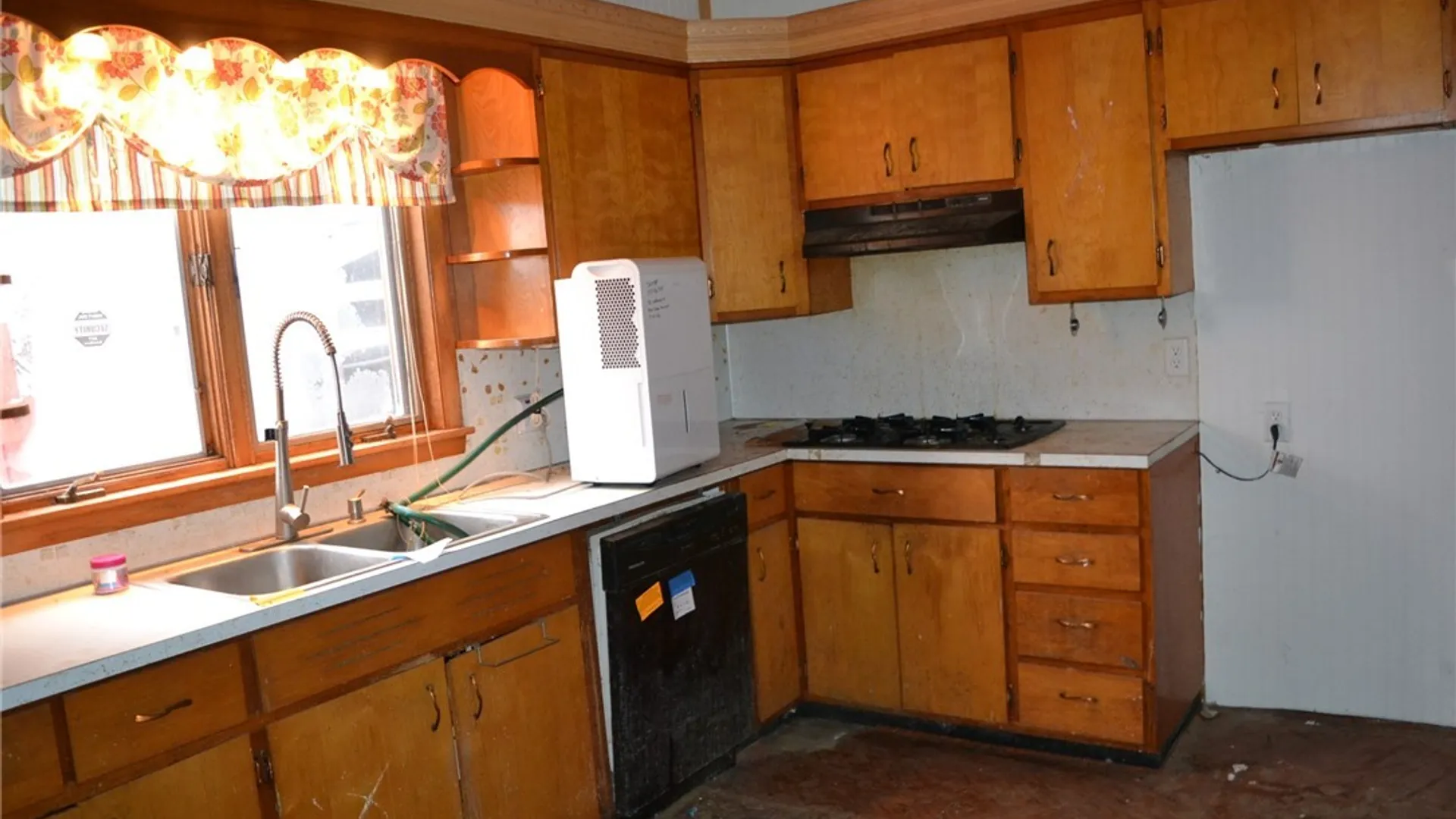 Property at 40 Jefferson Street, New Albion, NY 14719 5