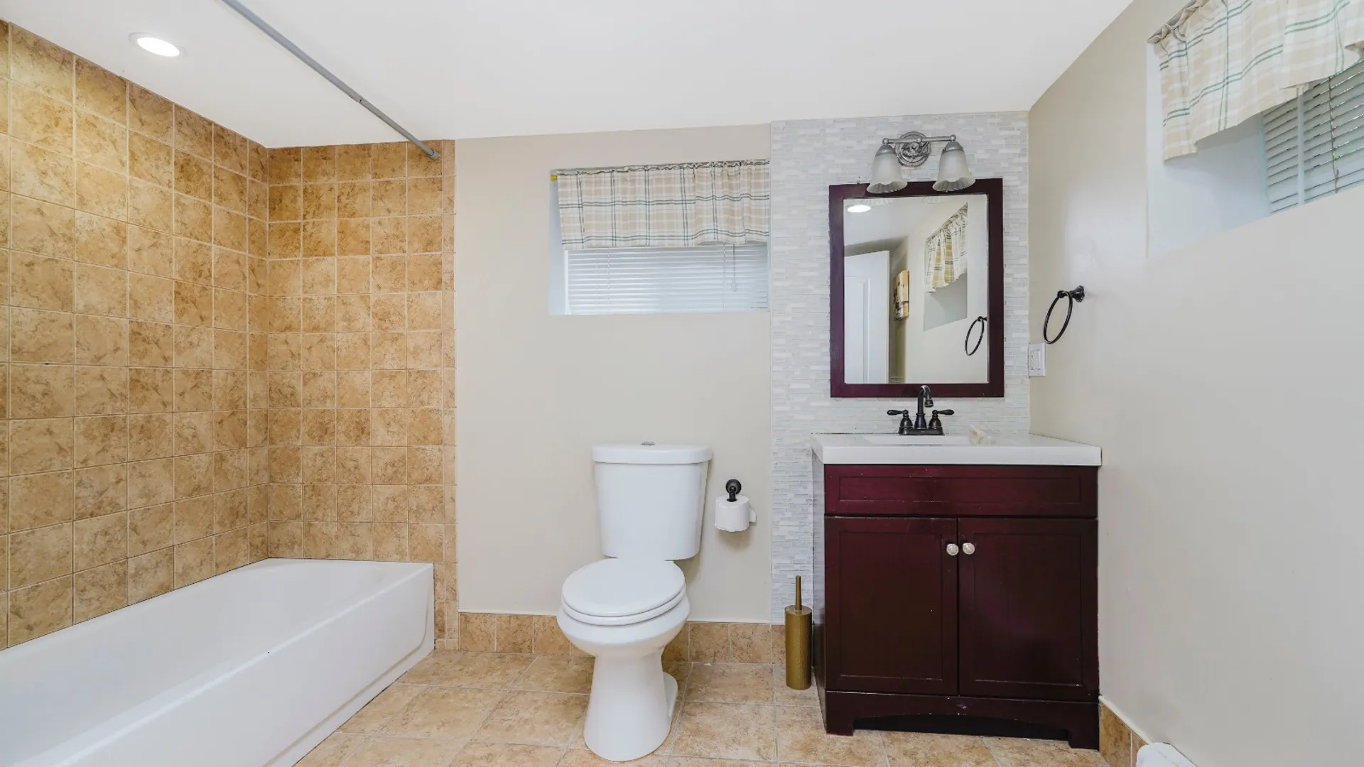 Property at 751 Jewett ave, staten island, NY 10314 9
