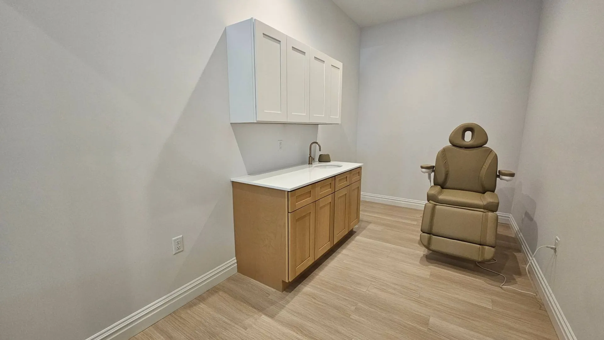 Property at 15 Hill Street, Southampton, NY 11968 11