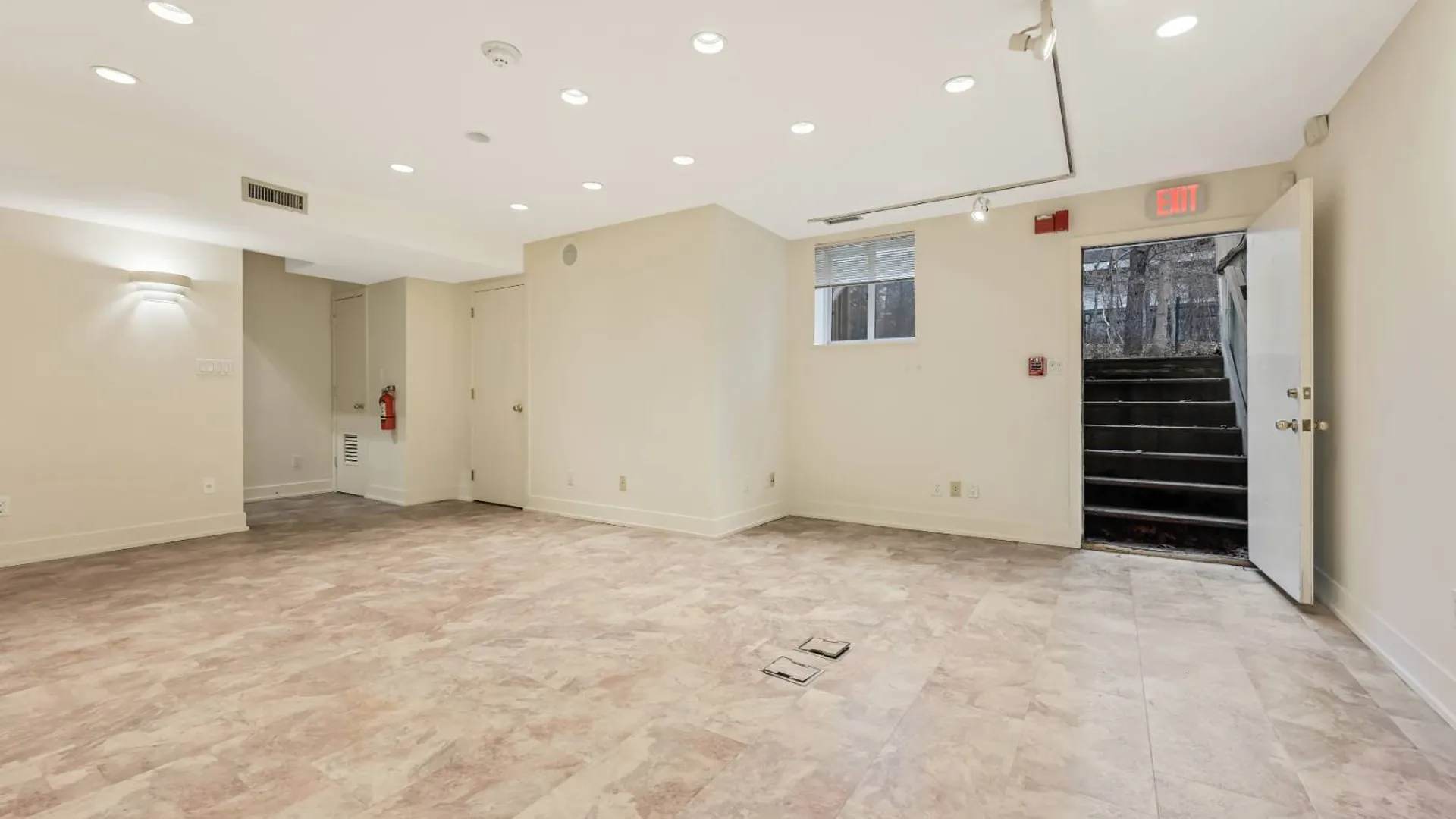 Property at 16 Goodfriend Drive, East Hampton, NY 11937 15