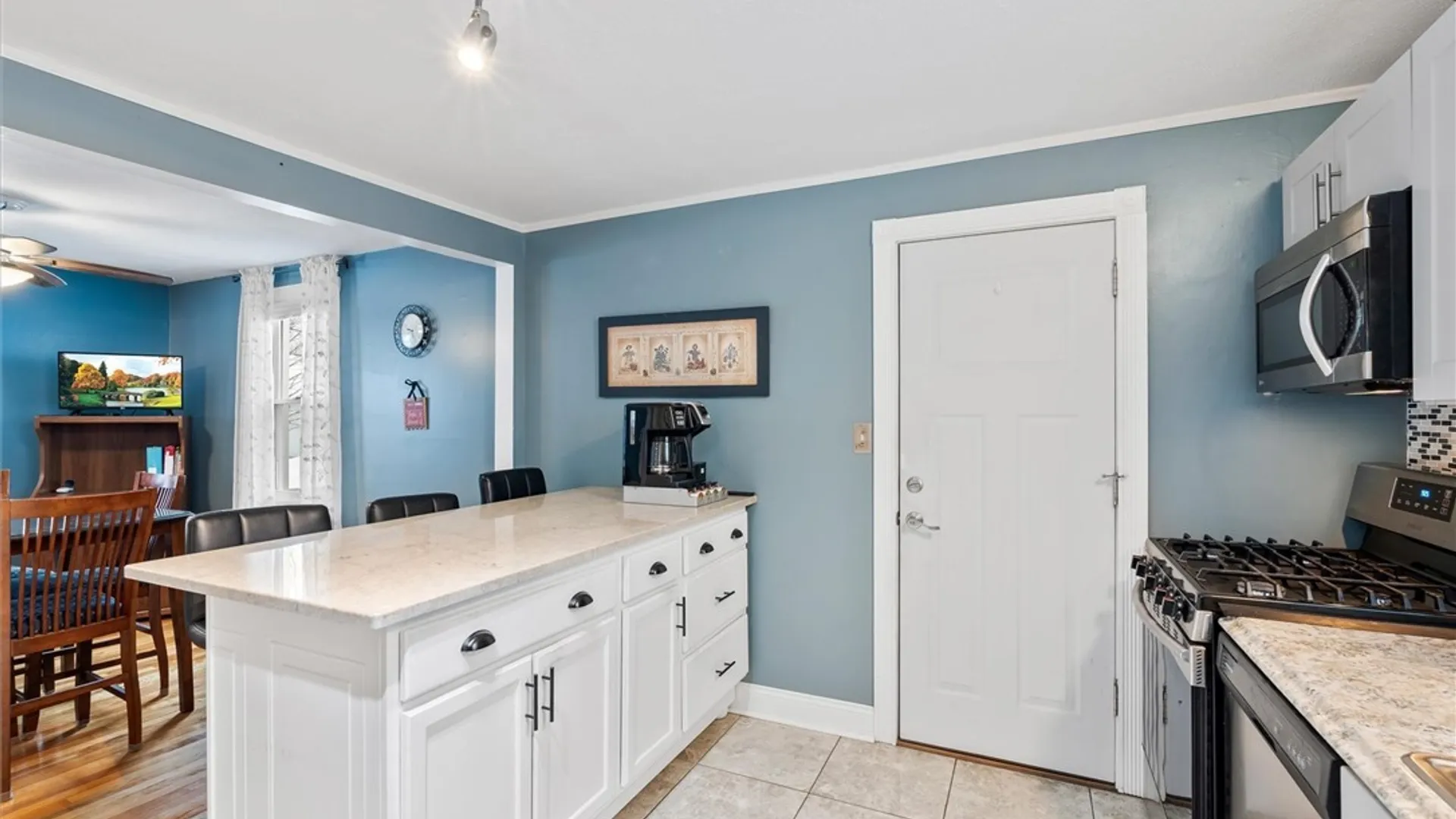 Property at 104 Orchard Drive, Salina, NY 13212 9