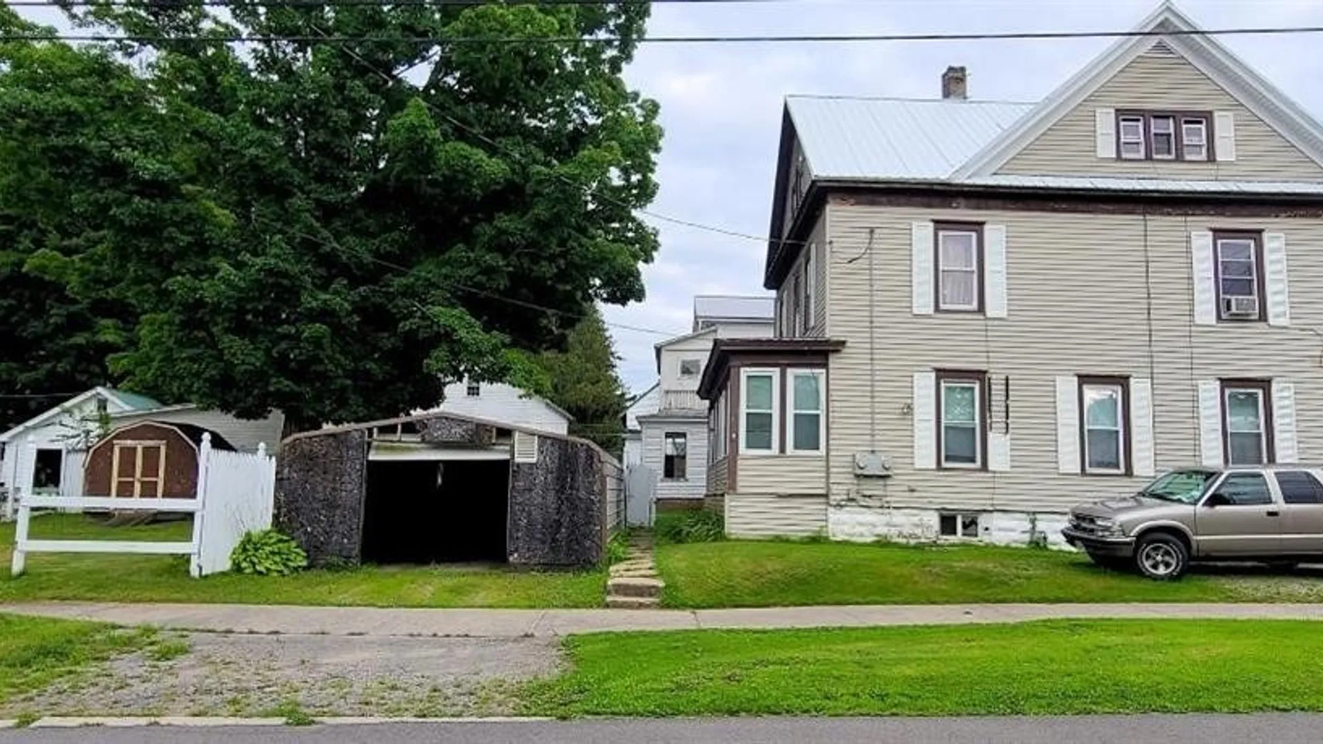 Property at 14 Slawson Street, Manheim, NY 13329 2