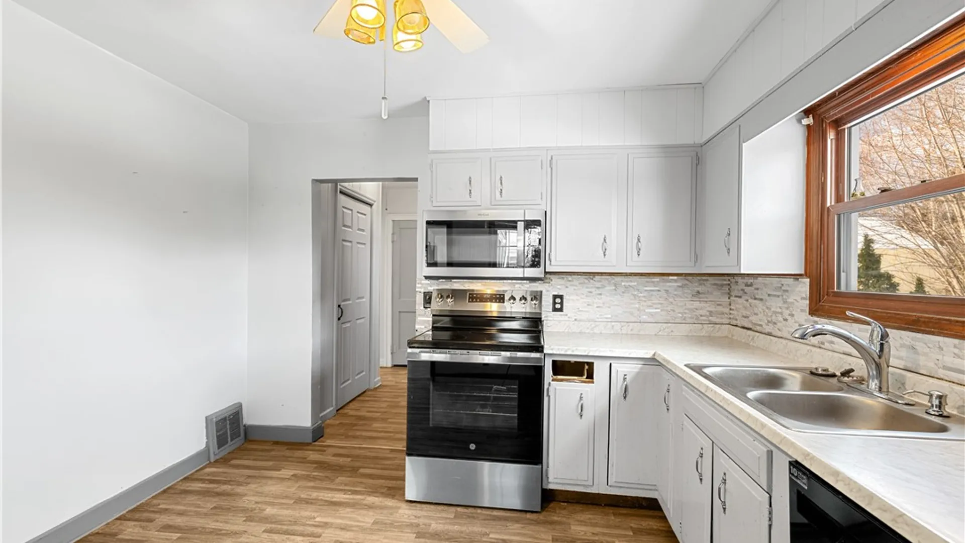 Property at 8 Pleasantview Place, Whitestown, NY 13492 10