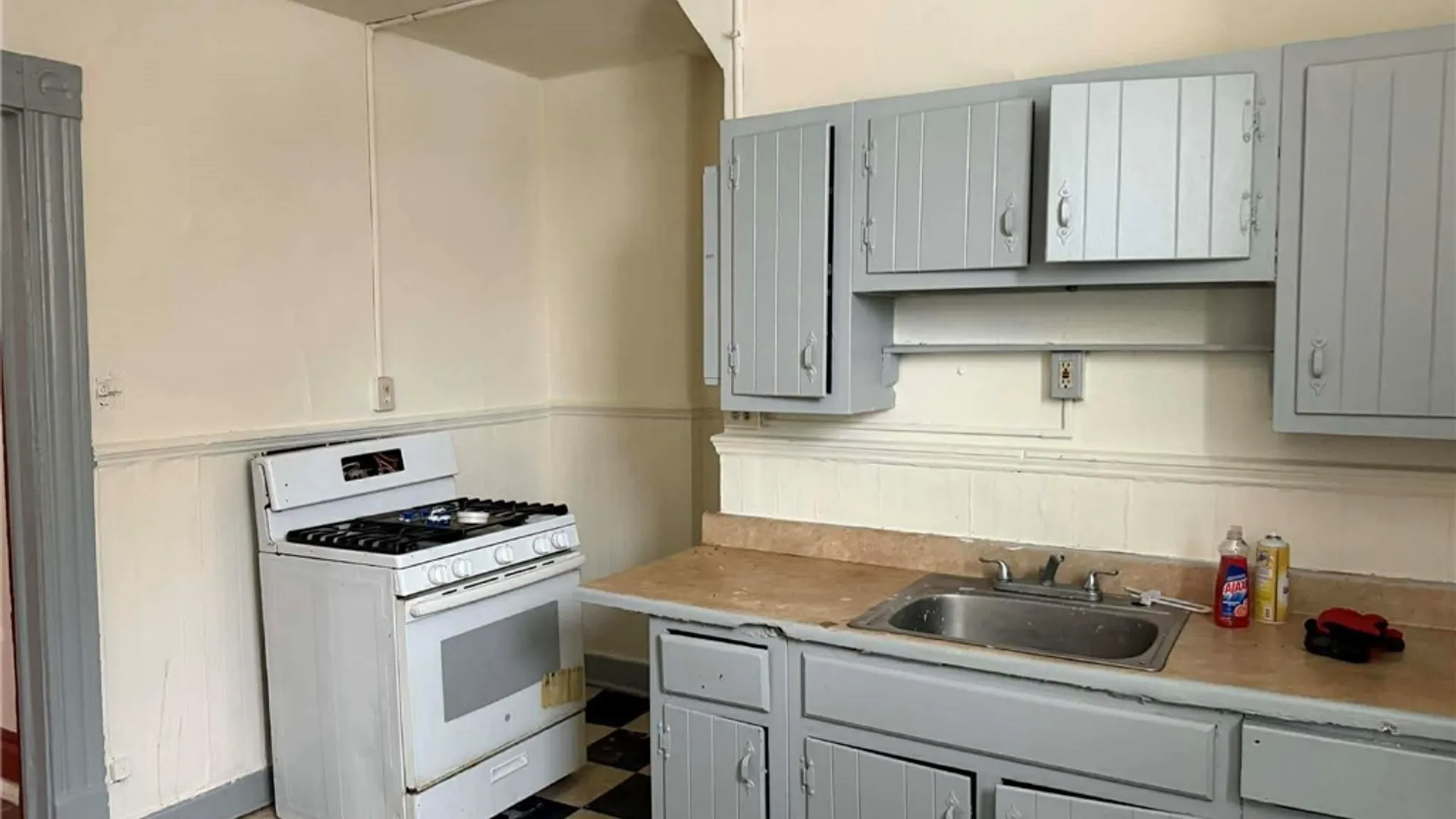 Property at 1412 Kemble Street, Utica, NY 13501 10