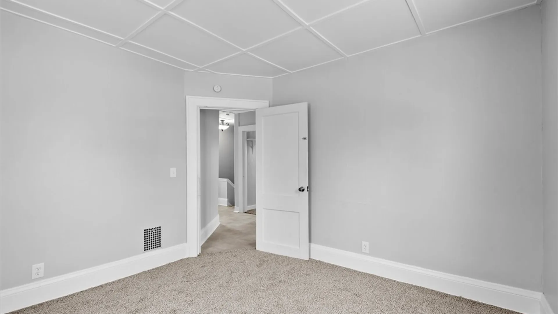 Property at 206 Rosemont Drive, Syracuse, NY 13205 22