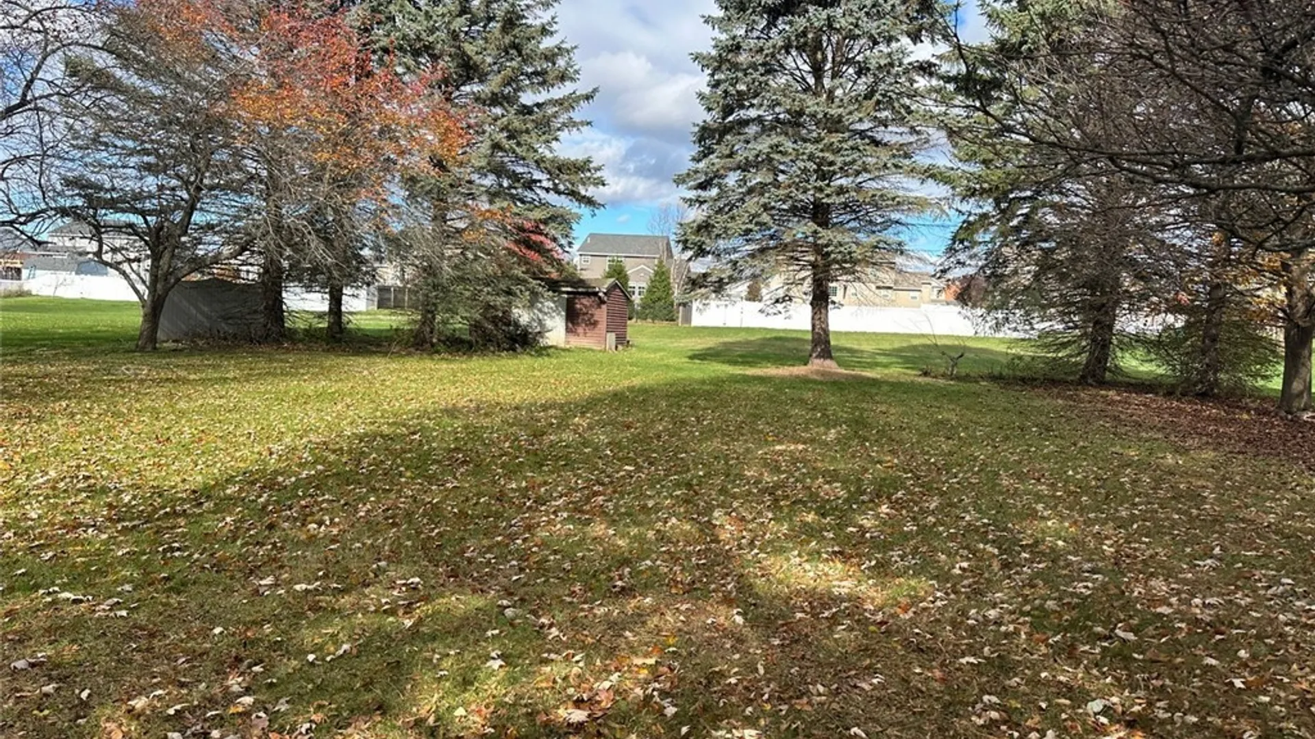 Property at 106 Victoria Park Drive, Salina, NY 13088 21