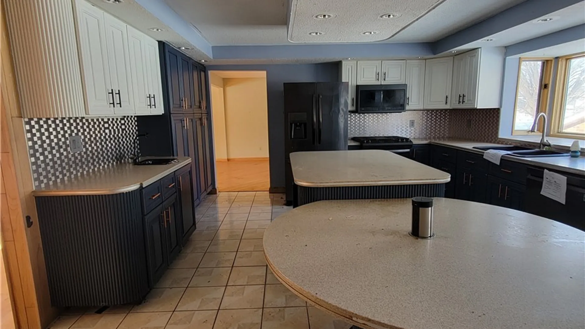 Property at 106 Victoria Park Drive, Salina, NY 13088 6